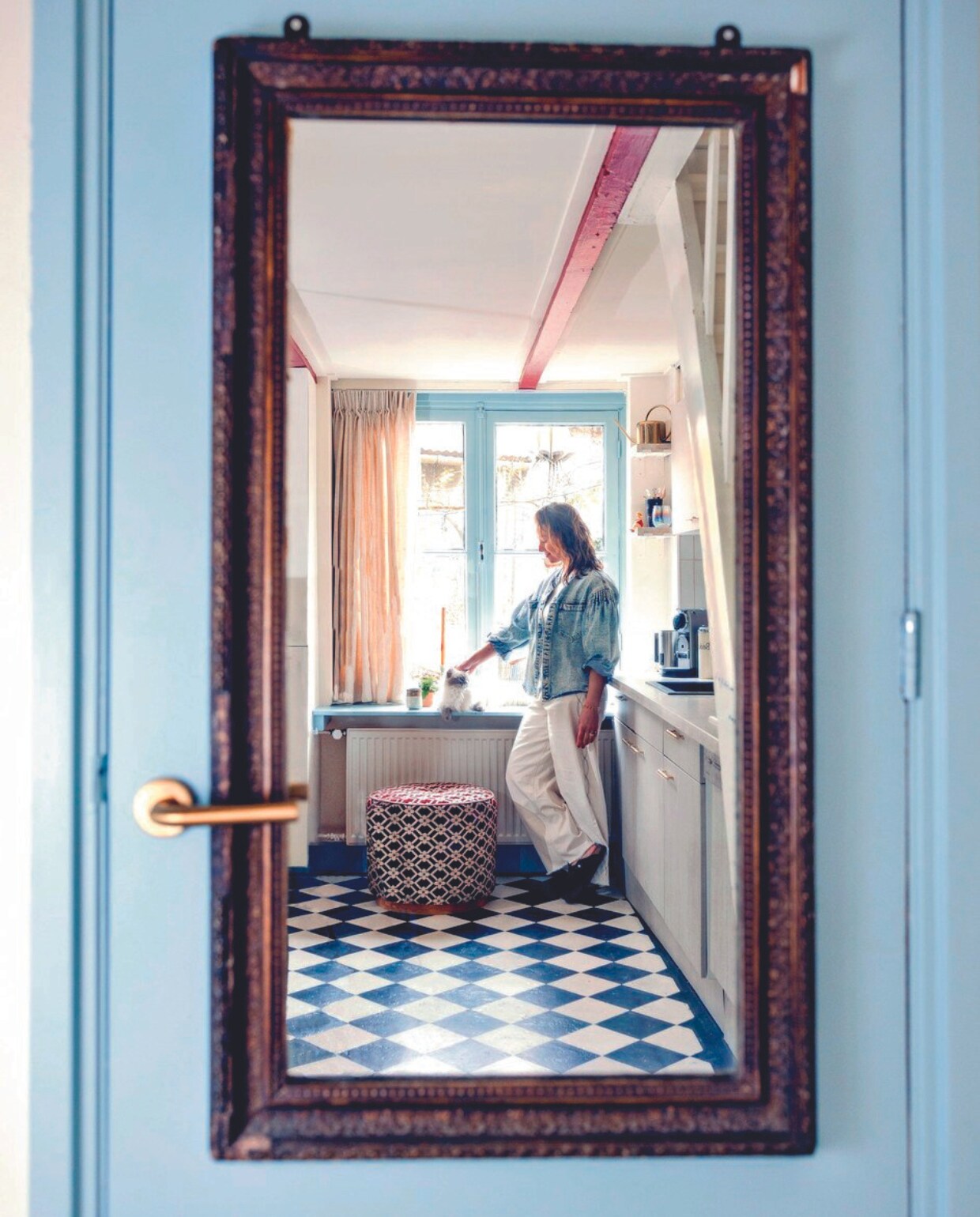 "Iedere verdieping heeft een andere uitstraling" vtwonen 05-2024 | styling Eva van de Ven | fotografie Ernie Enkelaar