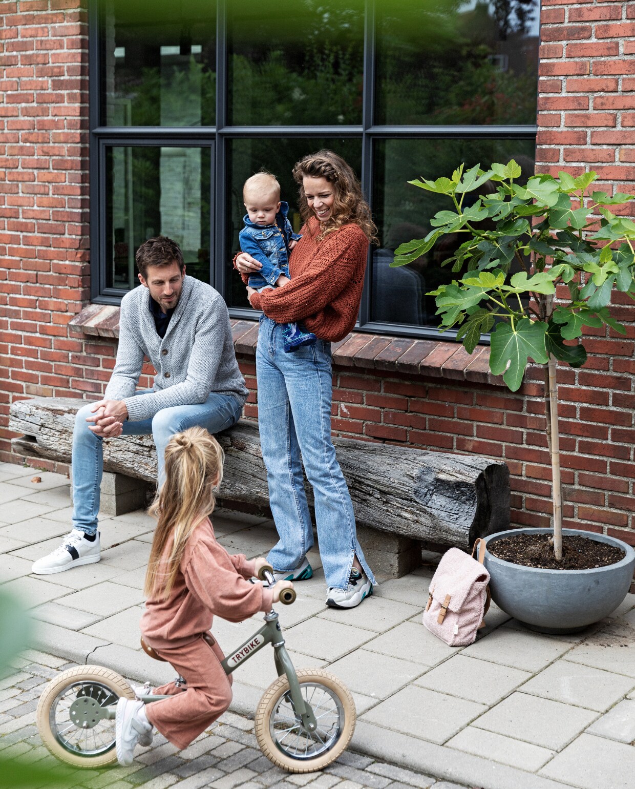 bewoners vtwonen 01-2022 | styling Ilona Jongepier | fotografie Dana van Leeuwen | visagie Djolien de Kreij