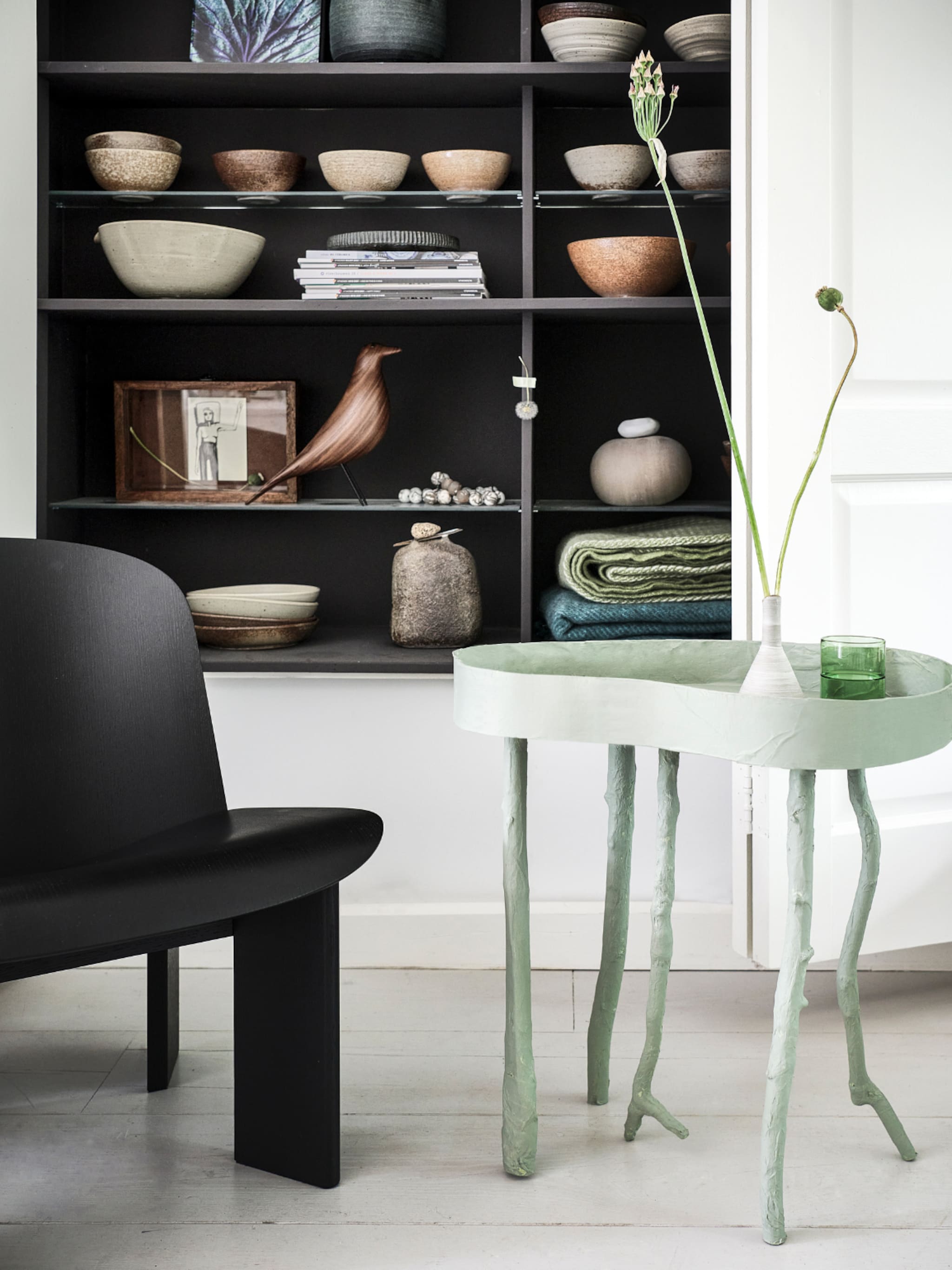 diy maak een natuurlijke bijzettafel met takken als poten