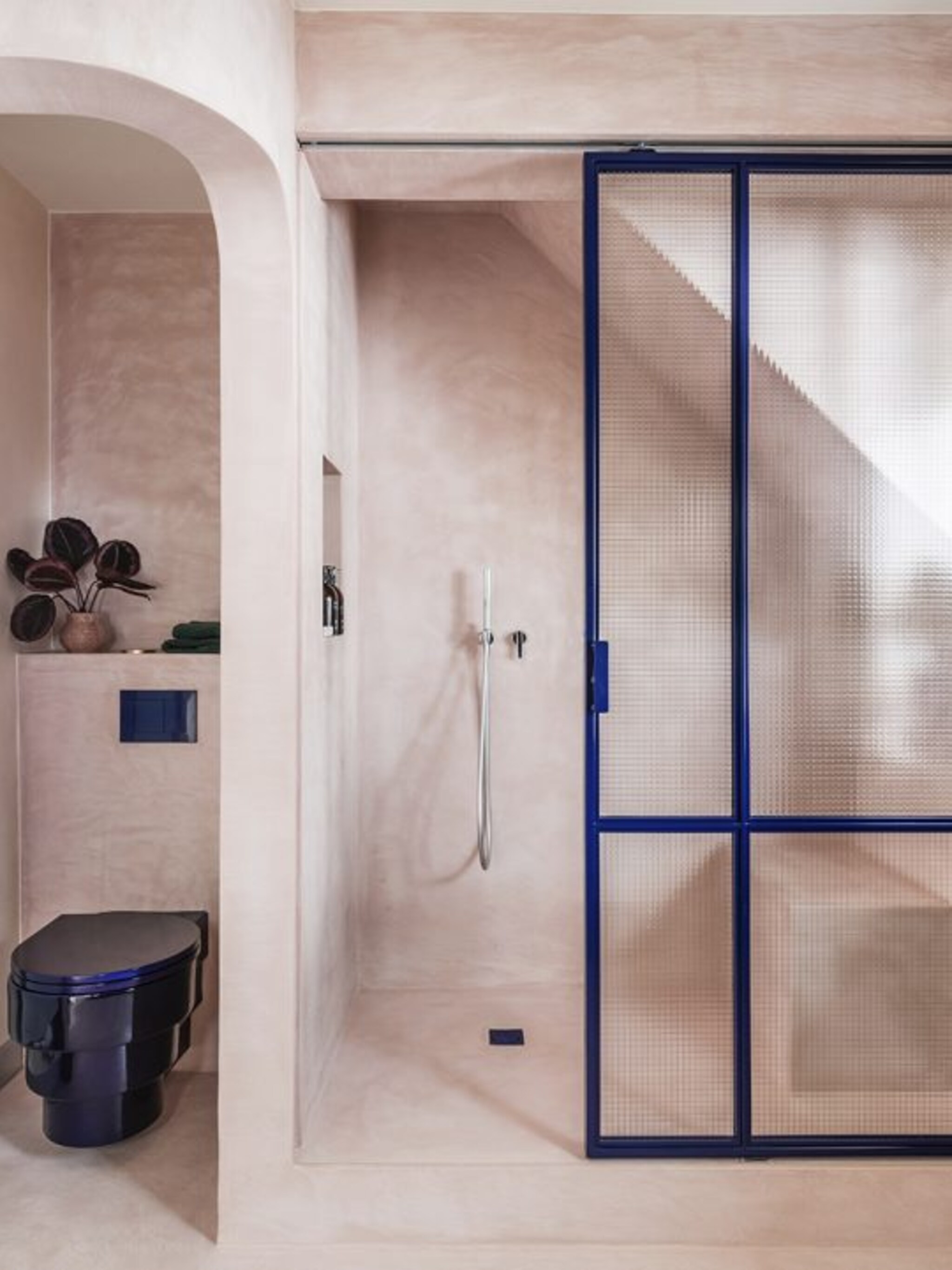 ga voor een roze badkamer