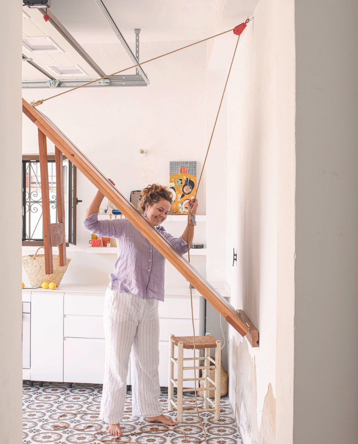 Tegels Porcelanosa, keuken Ikea, aanrechtbladen granietatelier Gata de Gorgos. vtwonen binnenkijkspecial 07-2024 | productie Insidehomepage | styling Esther Loonstijn | fotografie Louis Lemaire
