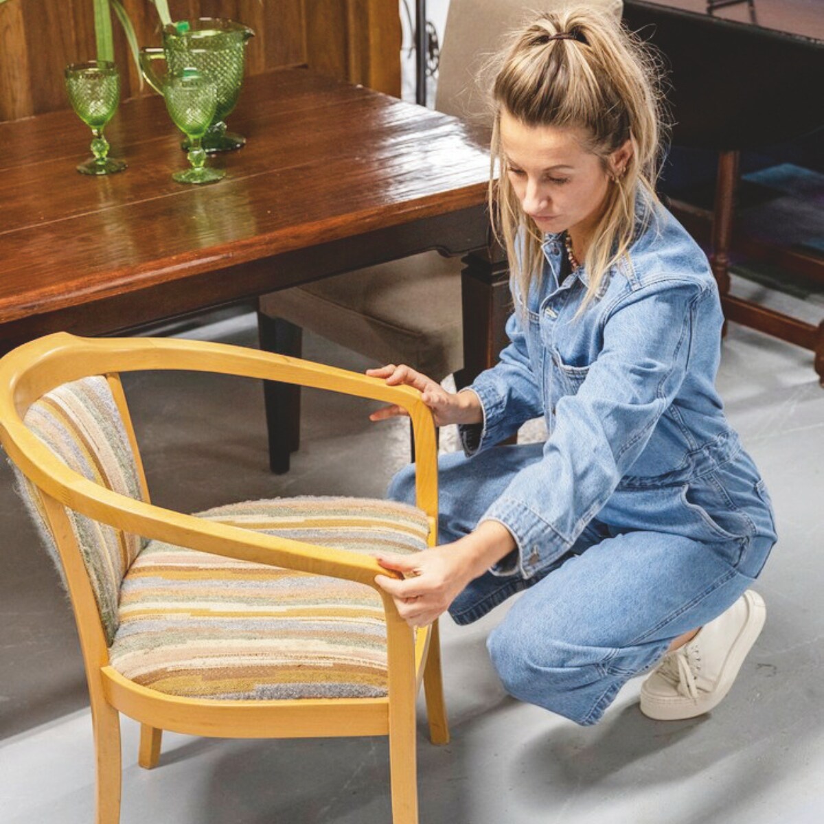 uitgelichte afbeelding vtwonen 09-2024 | styling Kelly van Gendt | fotografie Stan Koolen | m.m.v. de Kringloper Naarden