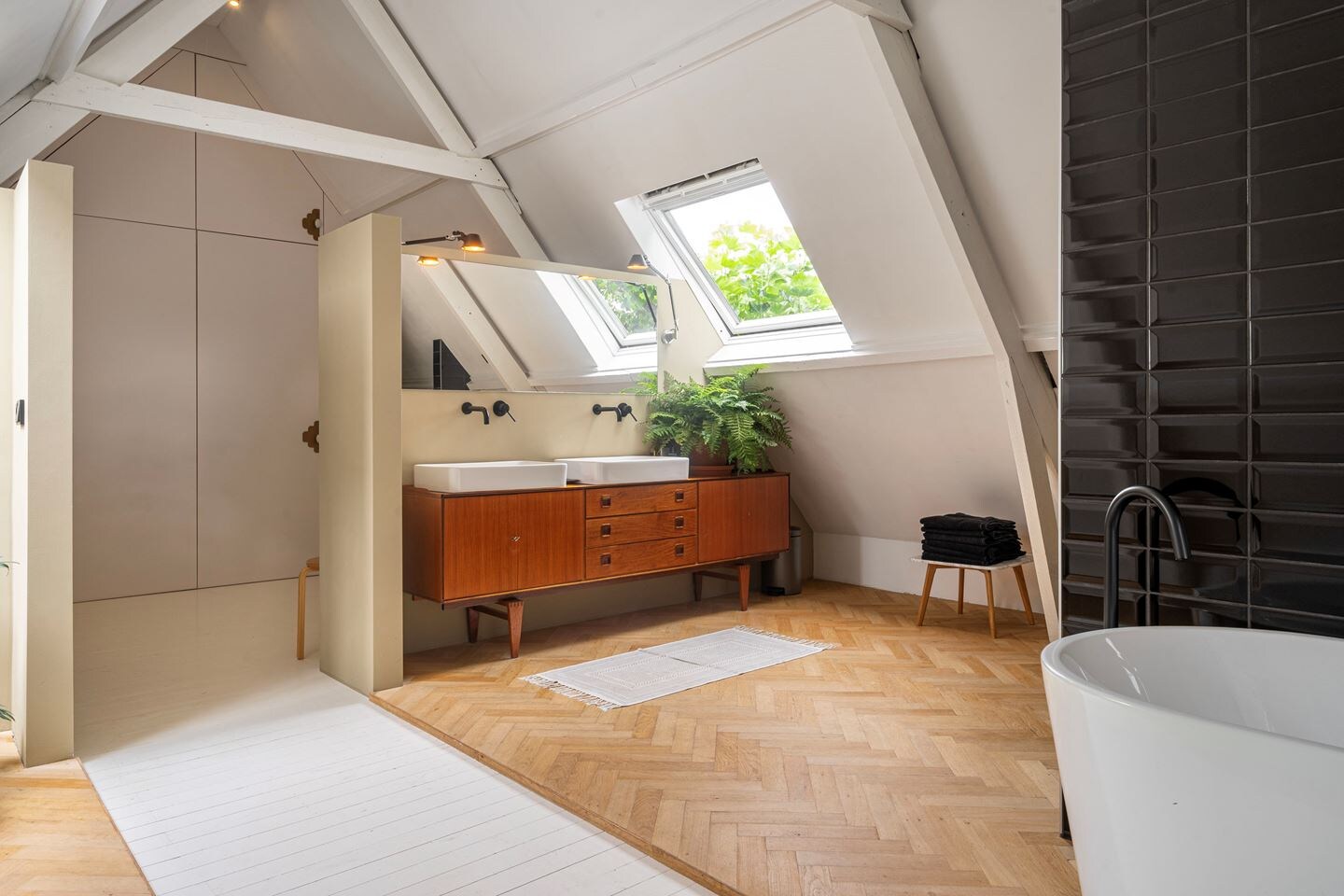 Funda-parel augustus 2024: De Rookerij - Valkenaarstraat 25 in Huizen Funda - Redres de Bouwkunstmakelaar