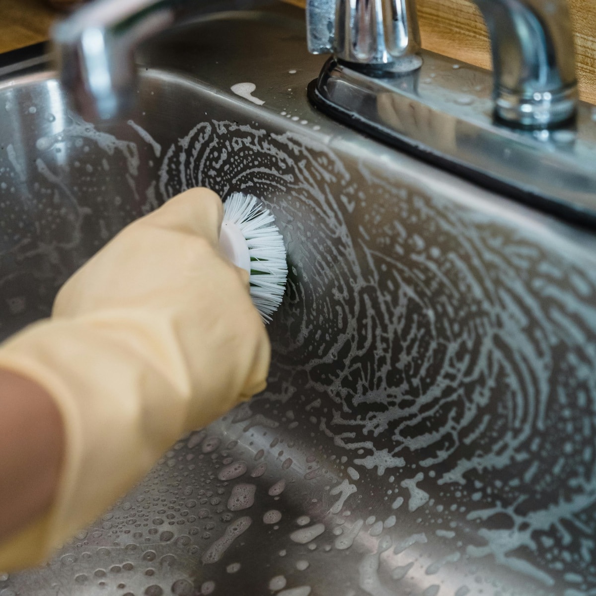 Jouw nieuwe schoonmaakheld: de elektrische schoonmaakborstel Pexels