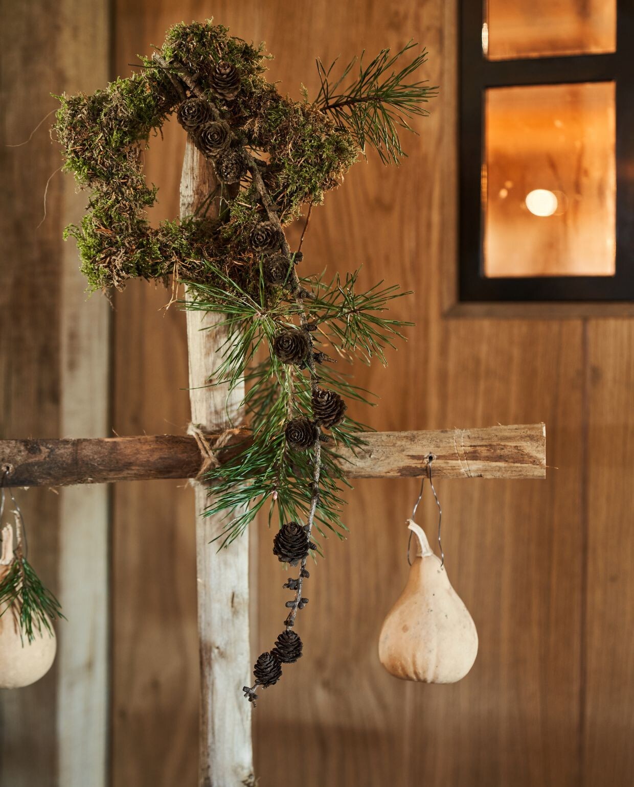 DIY primitieve kerstboom wonen landelijke stijl 08-2022 | productie Style Rustique | styling Angelina van Oort | fotografie Muk van Lil