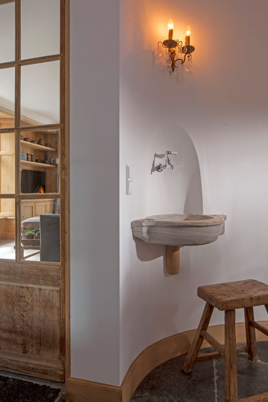Exclusieve bouwmaterialen, unieke objecten en karaktervolle interieurs (achterhuis.nl). 't Achterhuis