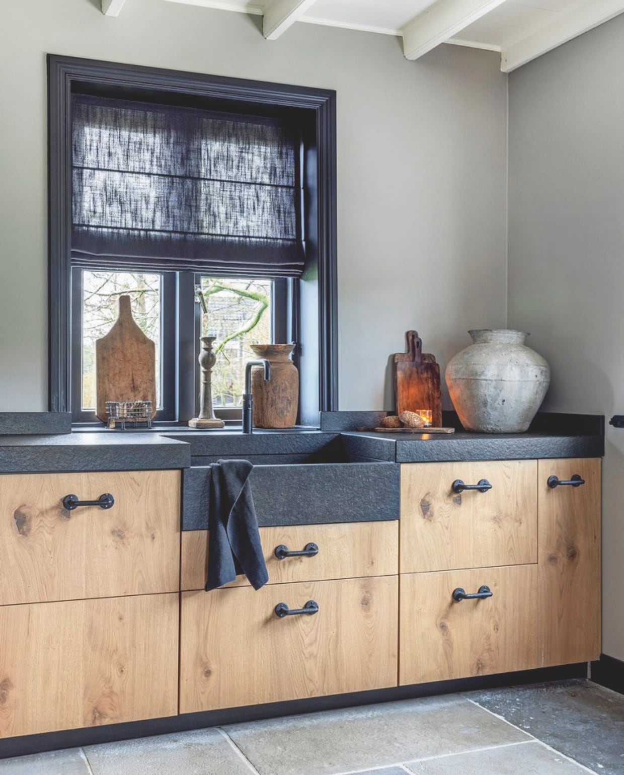 Keuken Ikea, fronten Eikmeester Keukens &amp; Interieur. vtwonen landelijk binnenkijkspecial 2024 | fotografie Anneke Gambon