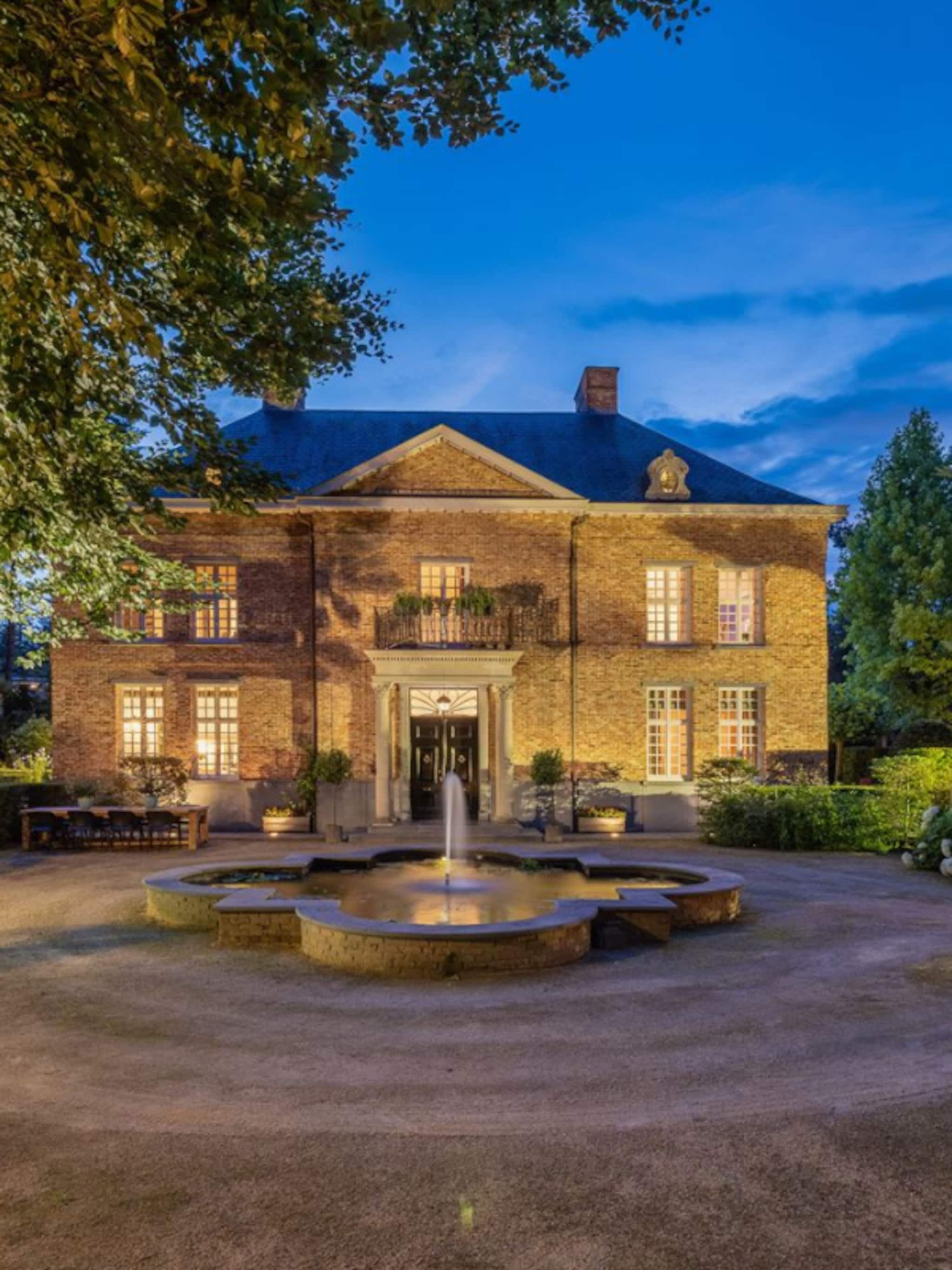 funda parel charmante villa in veldhoven