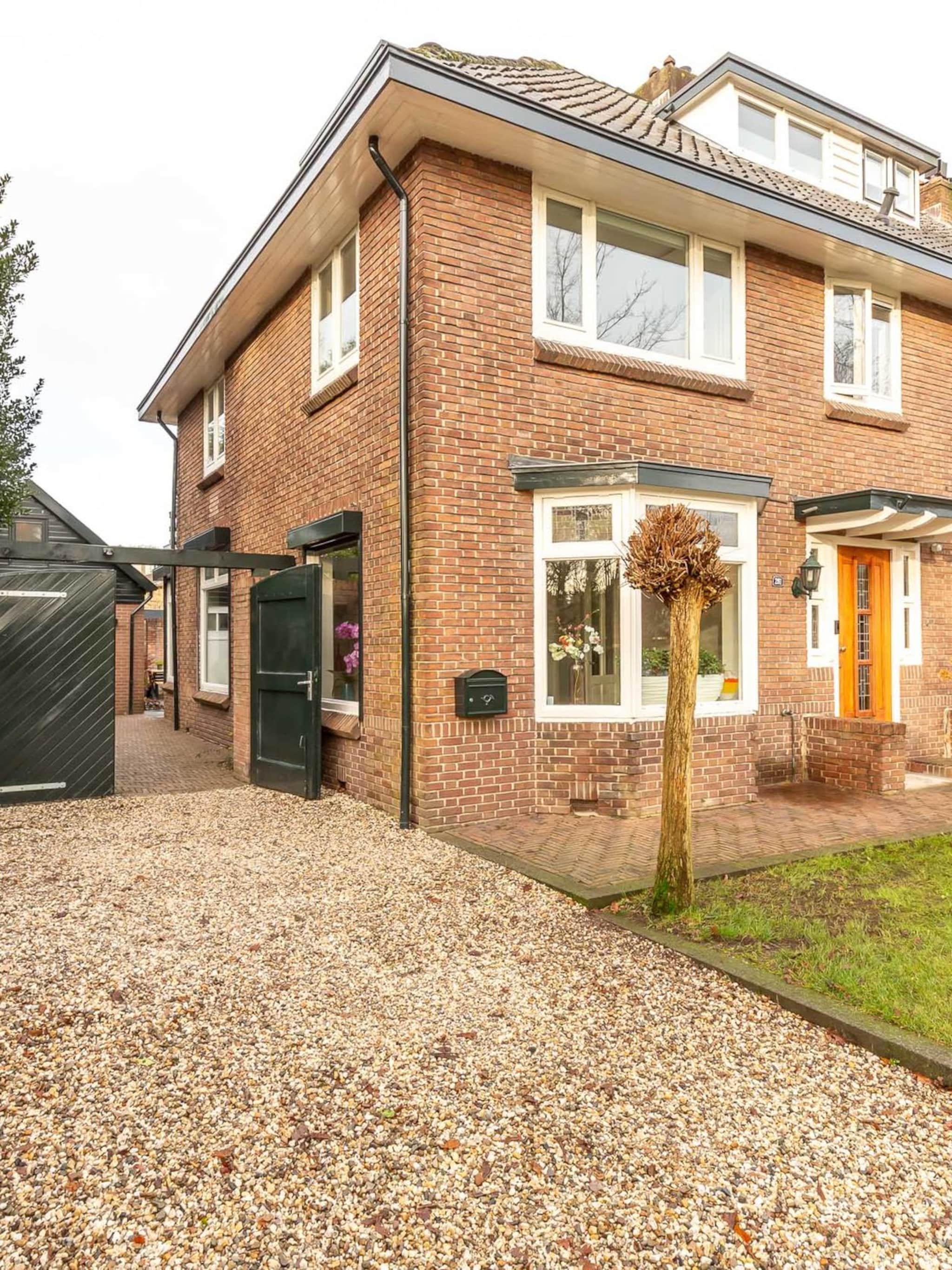 karakteristieke hoekwoning met luxe amersfoort 1925