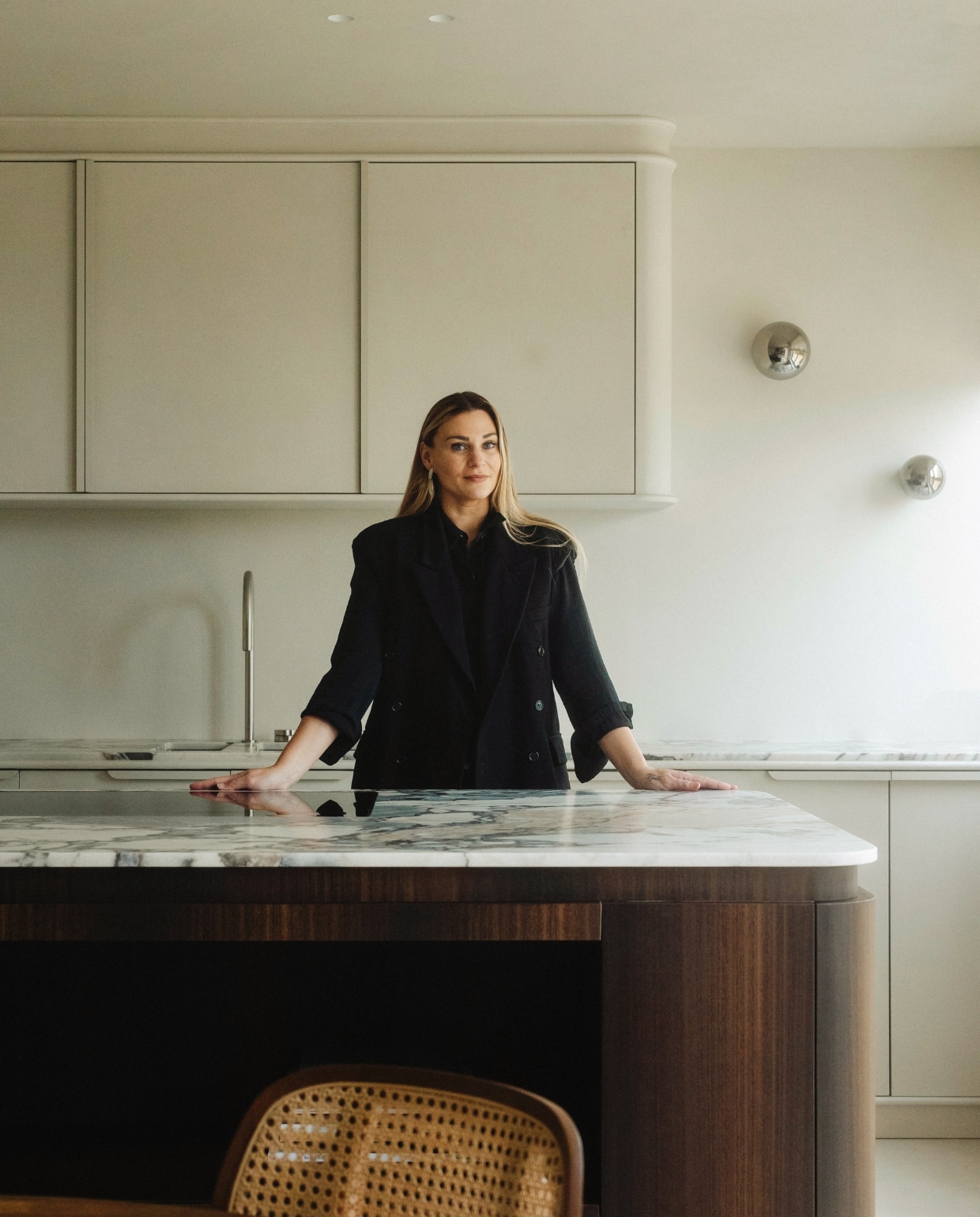 Kraan Cea. Stijlvol wonen 01-2025 | fotografie Stefanie De Neve (portret), Tijs Vervecken