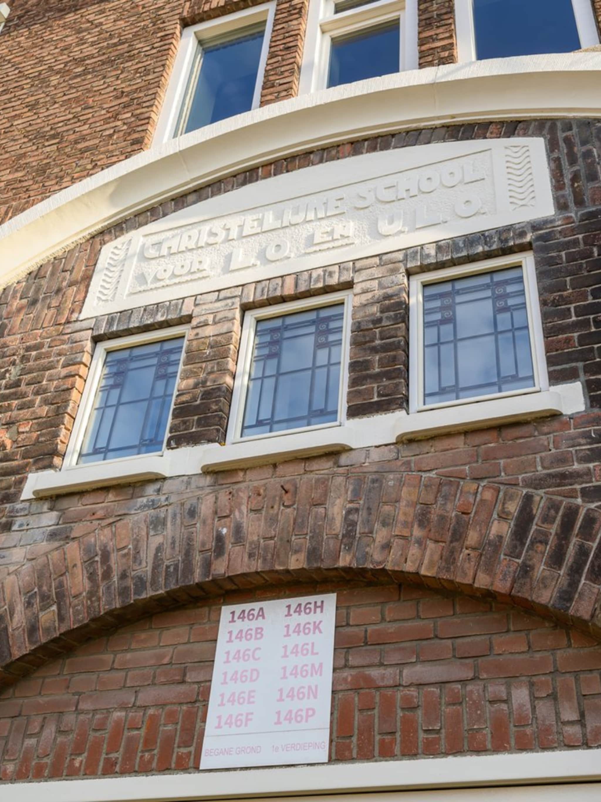appartement in oud schoolgebouw s gravenzande