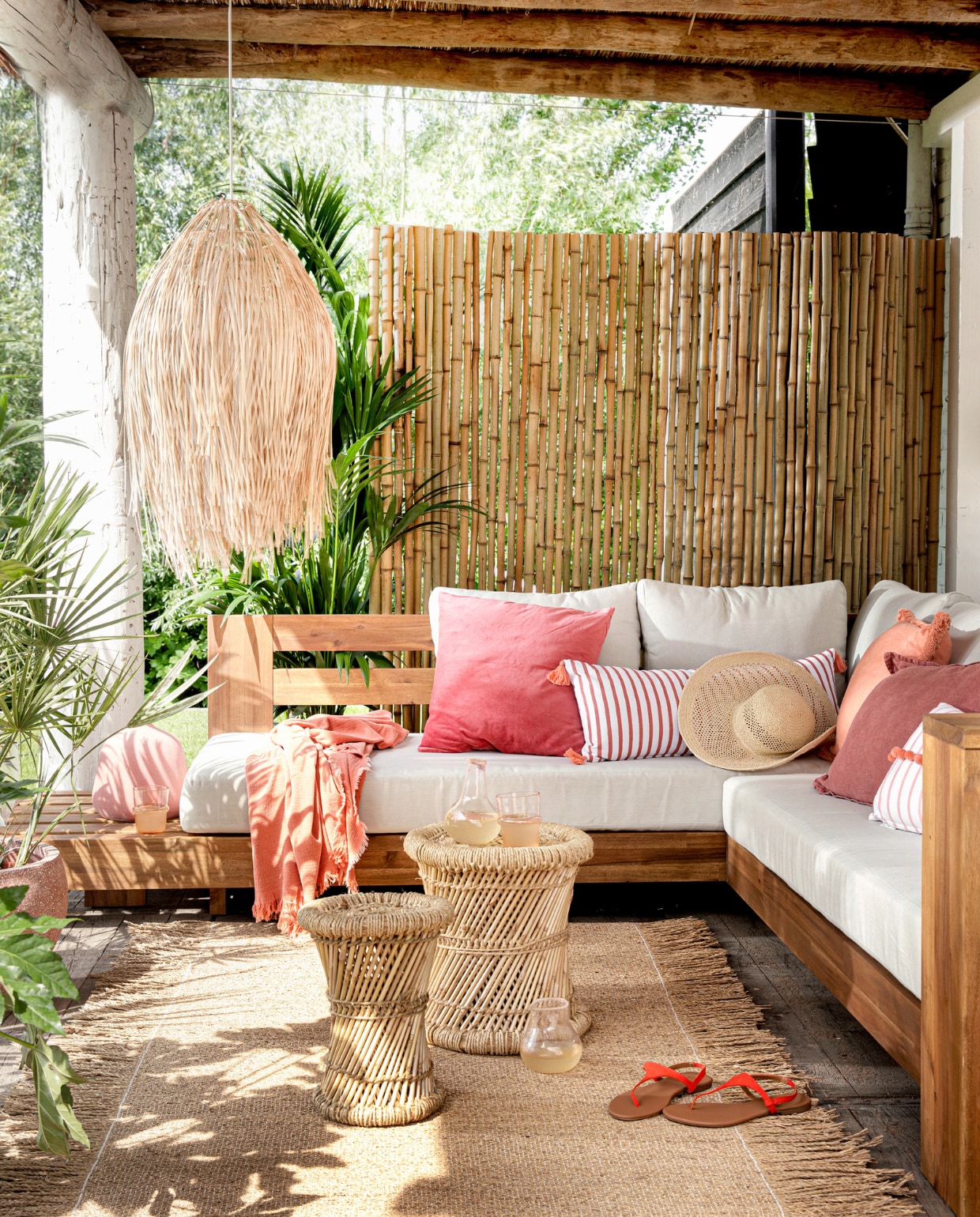 Productinformatie onbekend. vtwonen tuin special 10 | styling Christe Batelaan | fotografie Bart Brussee | assistent fotografie Wouter Snips voor Libelle