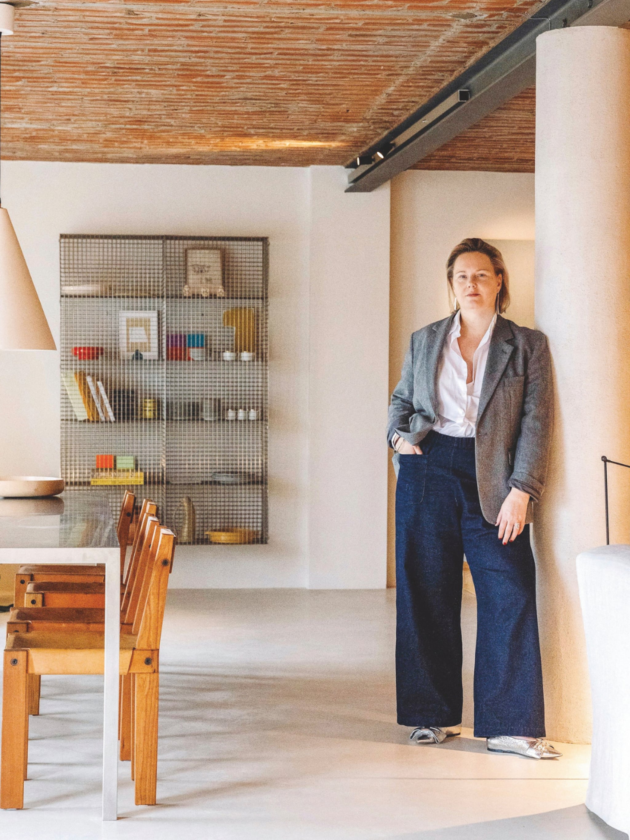 binnenkijken in villa met minimalistische stijl