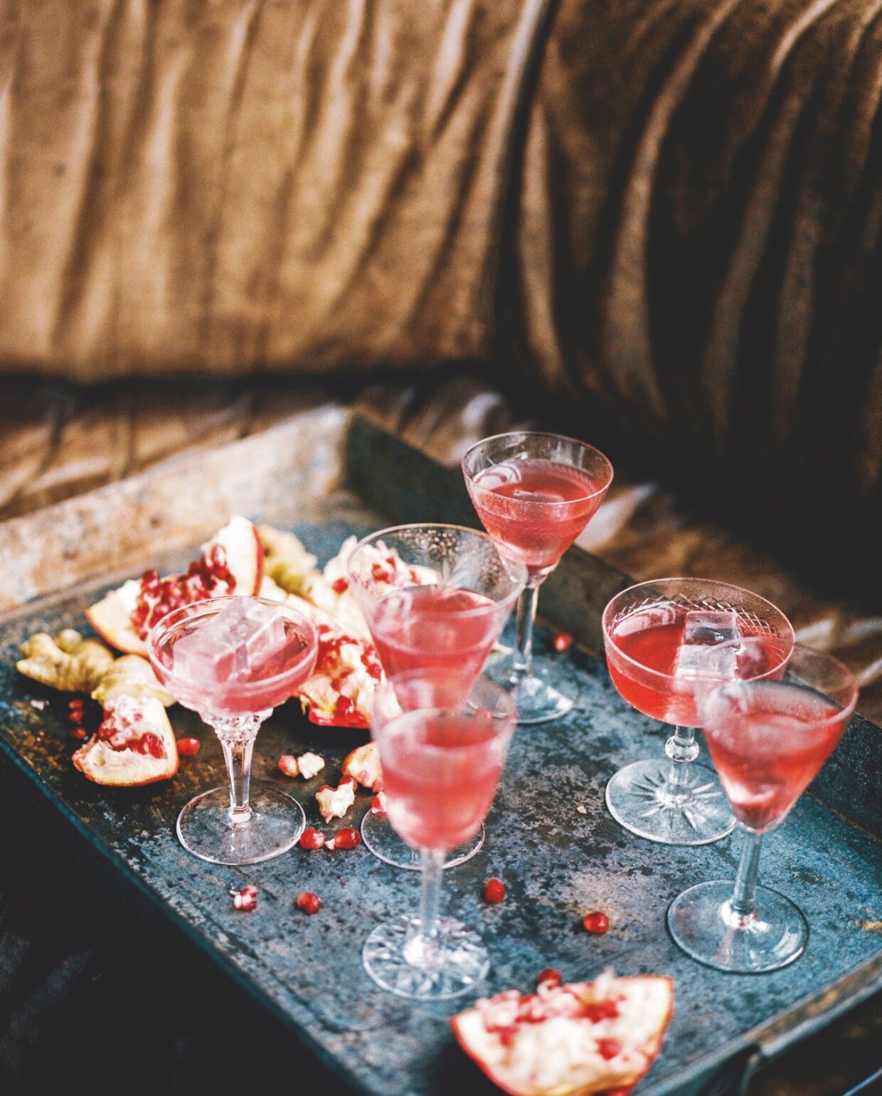 Limonade. Wat te drinken als je niet drinkt? van The Holy Kauw Company € 14,99. • dewereldvansnor.nl vtwonen special zomerboek 2025 | samenstelling the Holy Kauw Company | fotografie Hanke Arkenbout