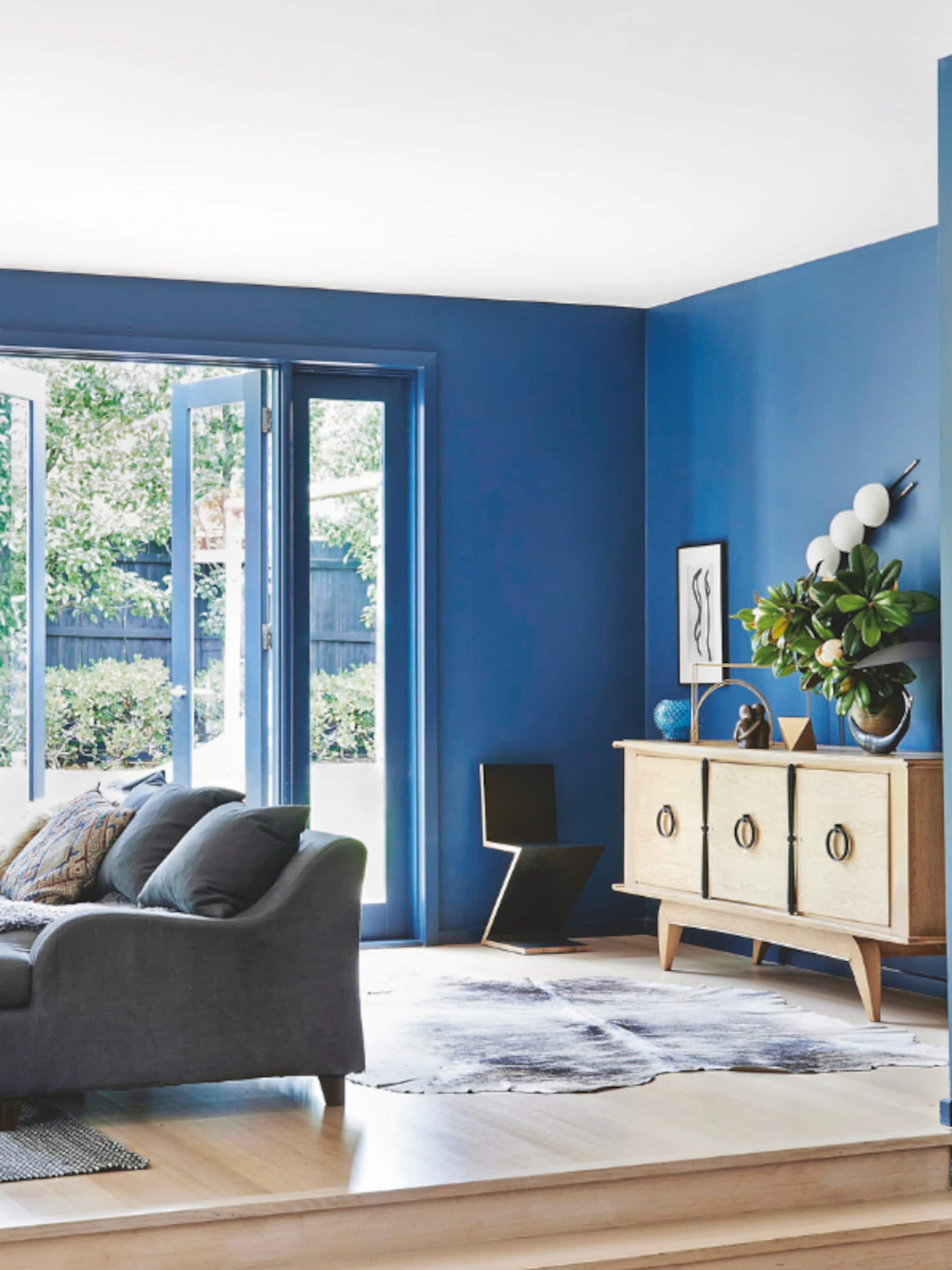 oude zuivelfabriek blauwe muren
