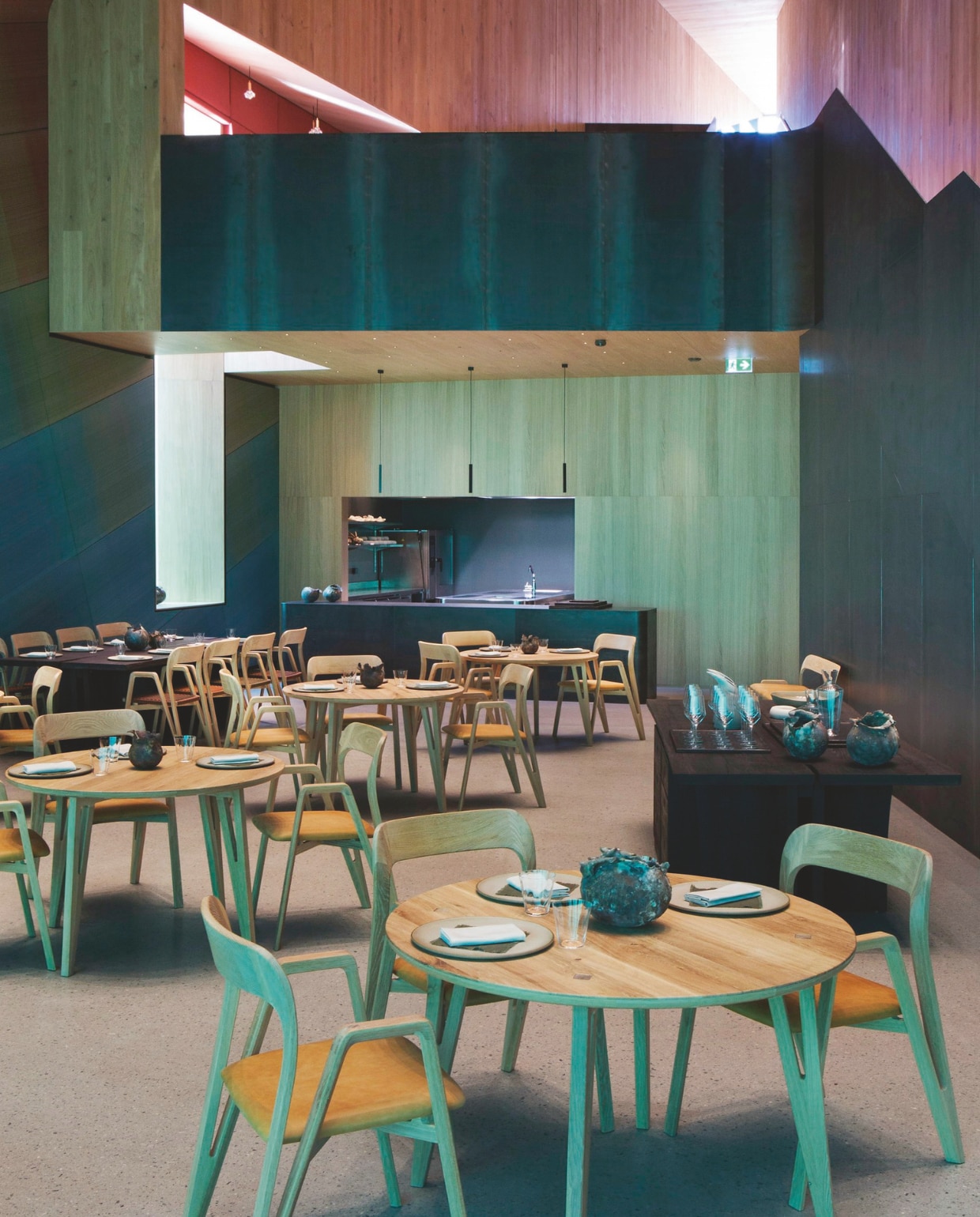 Onderwaterrestaurant Under in Lindesnes, Noorwegen. Het interieur. vtwonen 05-2025 wow-inspiratie | tekst Jackie Oomen | fotografie Inger Marie Grini