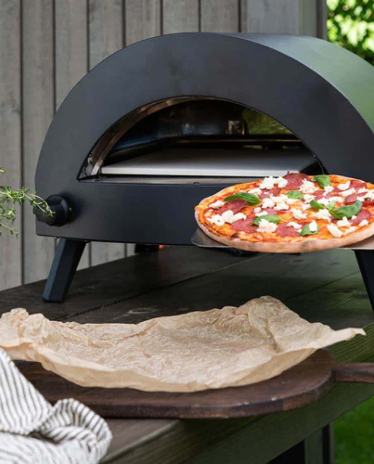 Shop op shop.vtwonen.nl: Rebellenclub pizza-oven Gozo € 419,-. Rebellenclub