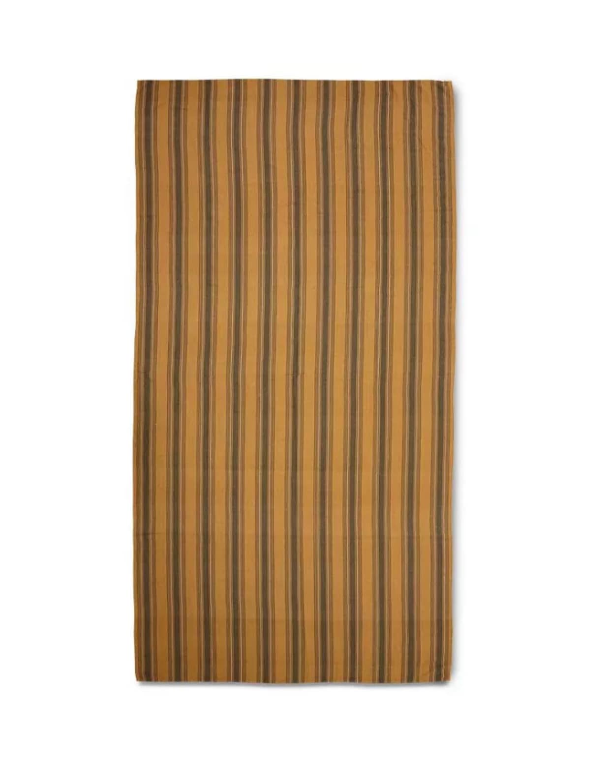 HKliving tafelkleed Vida, linnen, groen, 160x300 cm (lxb) € 199,-. ( flinders.nl) flinders.nl