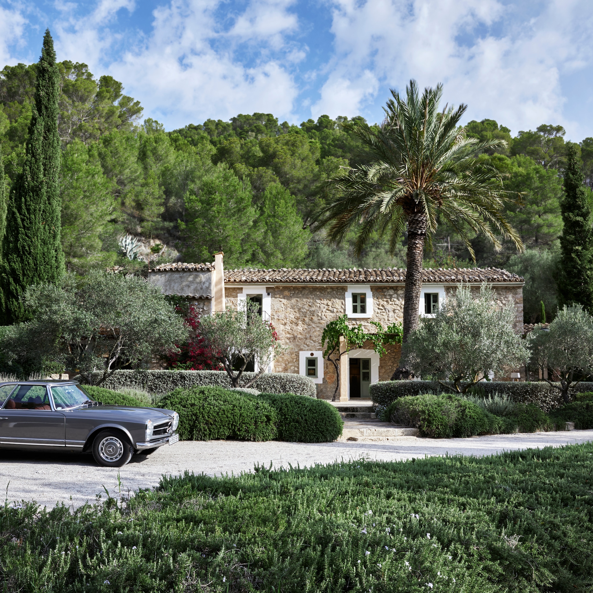 verborgen paradijs binnenkijken in een oude stenen villa op mallorca