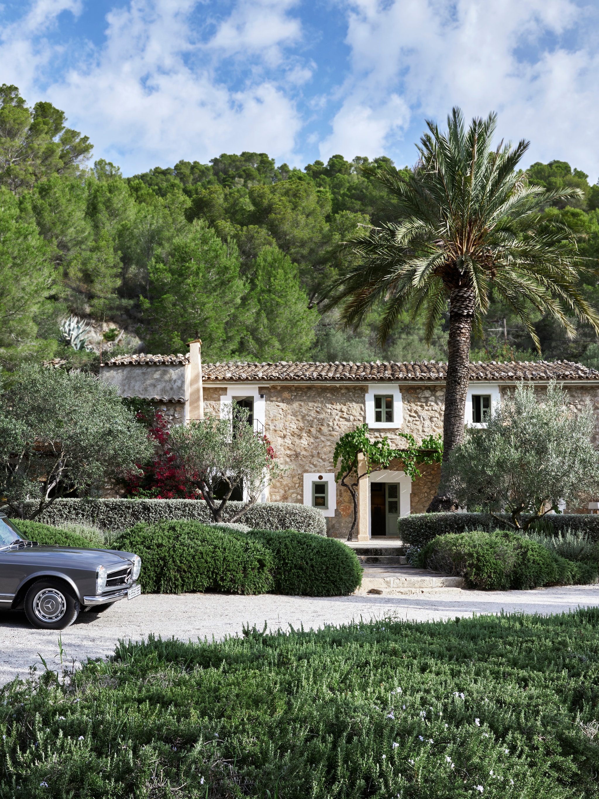 verborgen paradijs binnenkijken in een oude stenen villa op mallorca