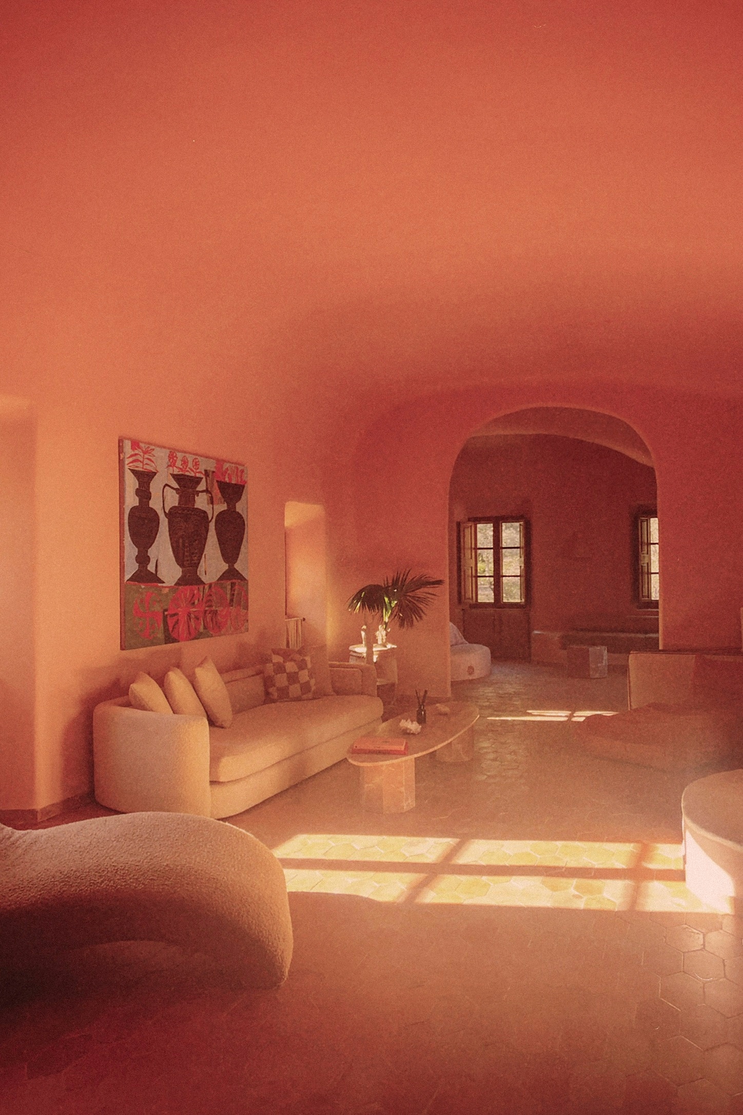 Wooninspiratie met een wowfactor in vtwonen 07-2025: Hotel Corazón op Mallorca. vtwonen 07-2025 | fotografie Kate Bellm