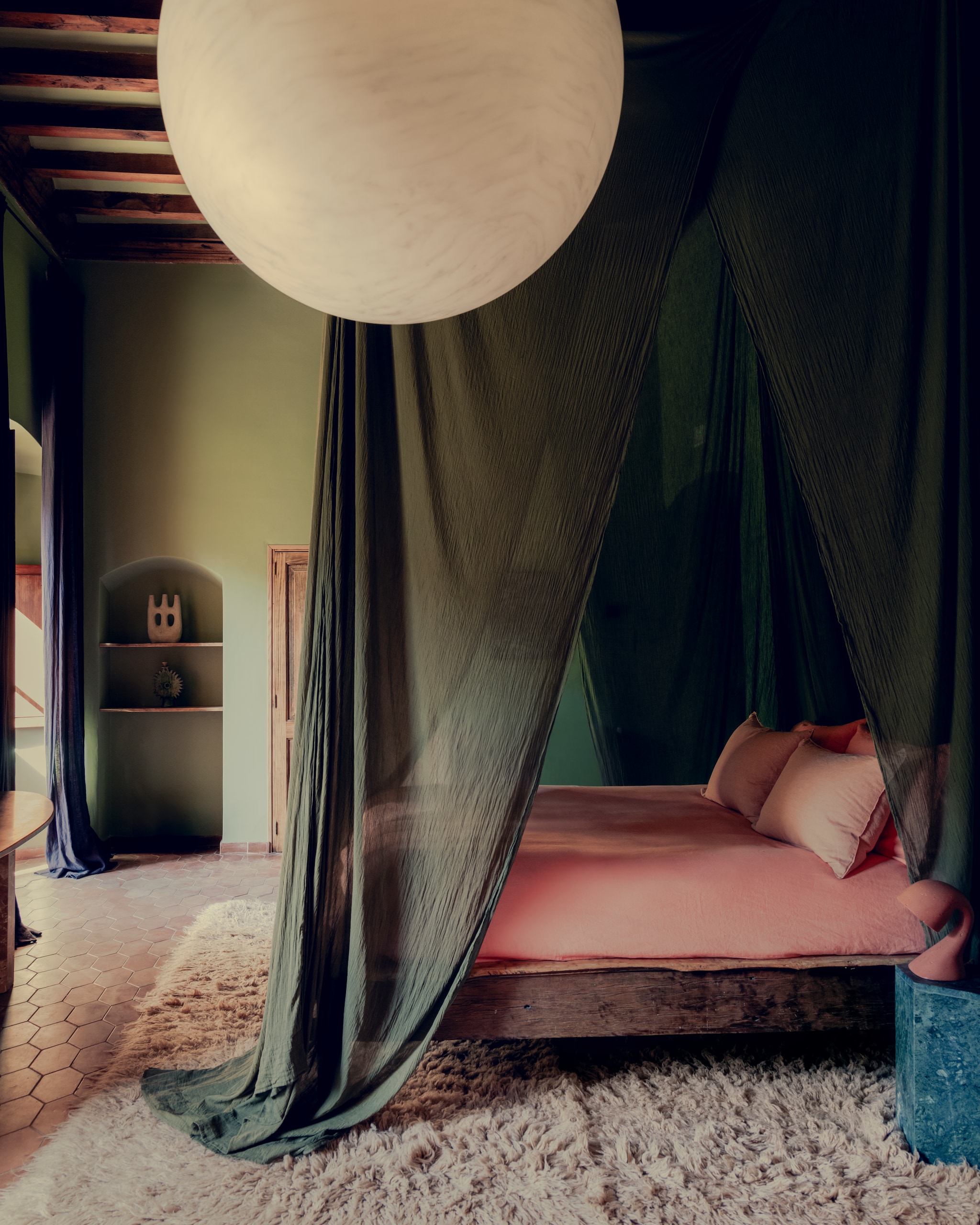 Wooninspiratie met een wowfactor in vtwonen 07-2025: Hotel Corazón op Mallorca.
 vtwonen 07-2025 | fotografie Alixe Lay