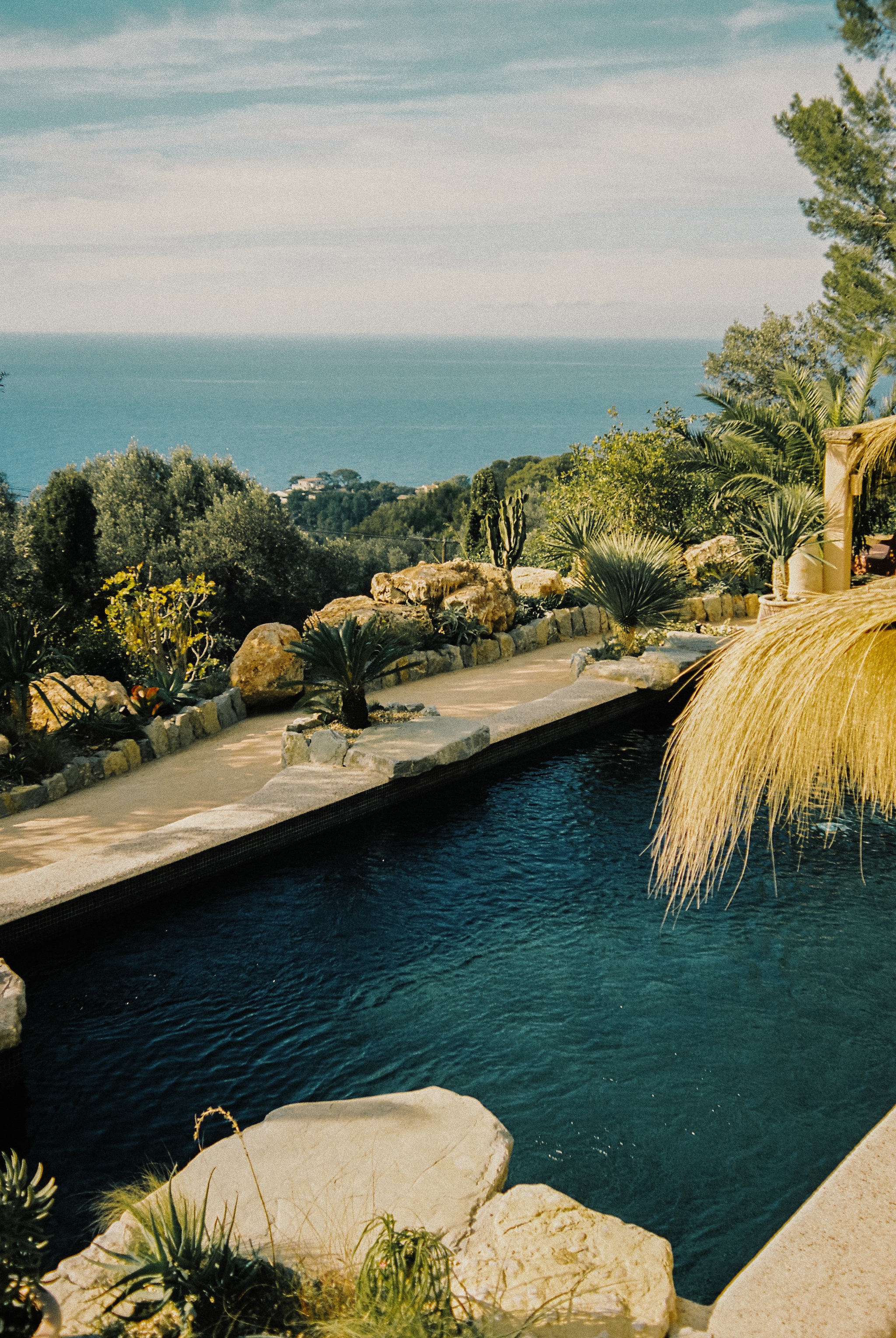 Wooninspiratie met een wowfactor in vtwonen 07-2025: Hotel Corazón op Mallorca. vtwonen 07-2025 | fotografie Laura Prim