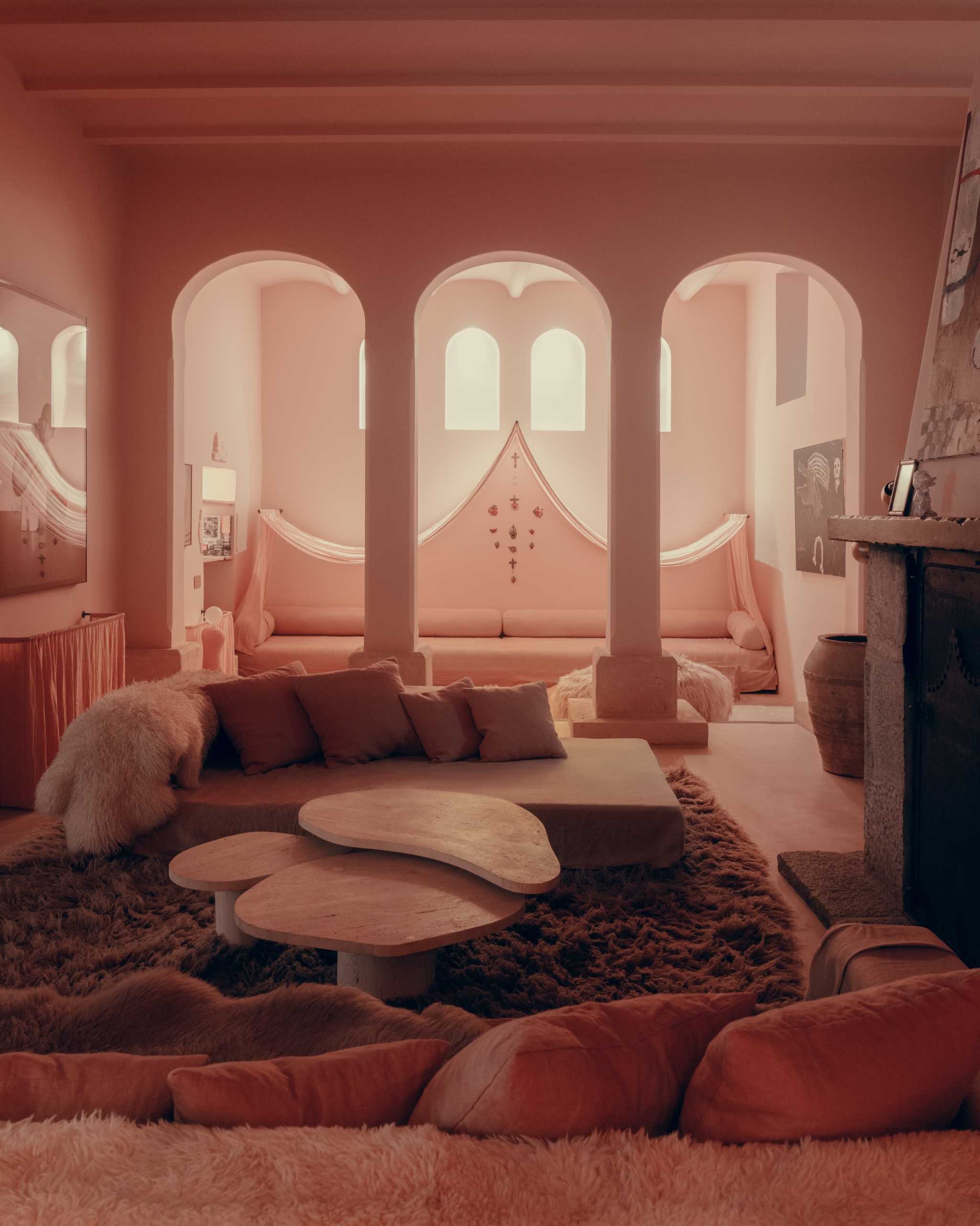 Wooninspiratie met een wowfactor in vtwonen 07-2025: Hotel Corazón op Mallorca. vtwonen 07-2025 | fotografie Alixe Lay