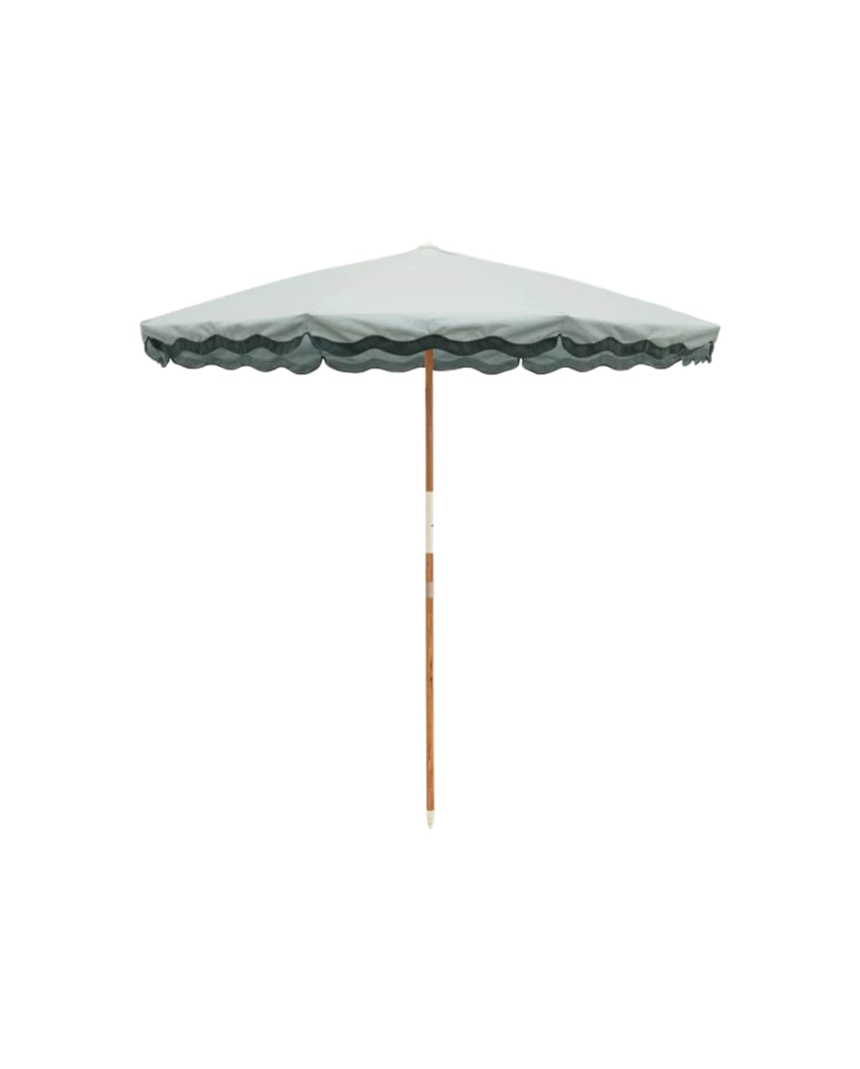 Parasol Amalfi, Business &amp; Pleasure, 55% katoen, 45% polyester en hout, saliegroentinten, Ø230 cm, €269,- (westwing.nl) Business &amp; Pleasure | westwing