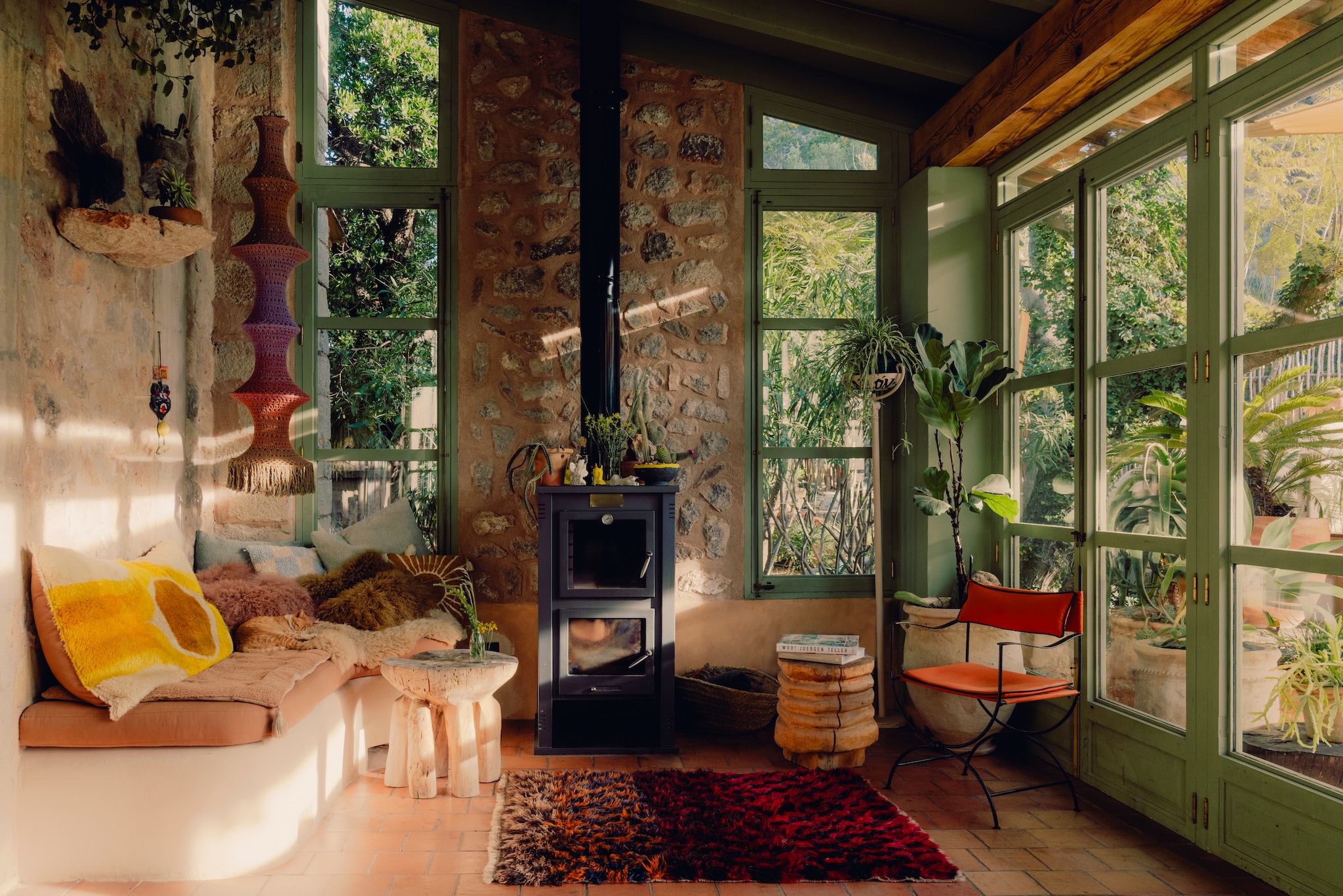 Wooninspiratie met een wowfactor in vtwonen 07-2025: Hotel Corazón op Mallorca. vtwonen 07-2025 | fotografie Alixe Lay