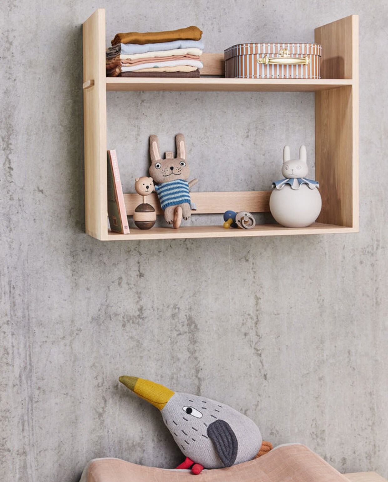Shop via shop.vtwonen.nl: Oyoy nachtlamp Rabbit, silicone € 49,-. Oyoy