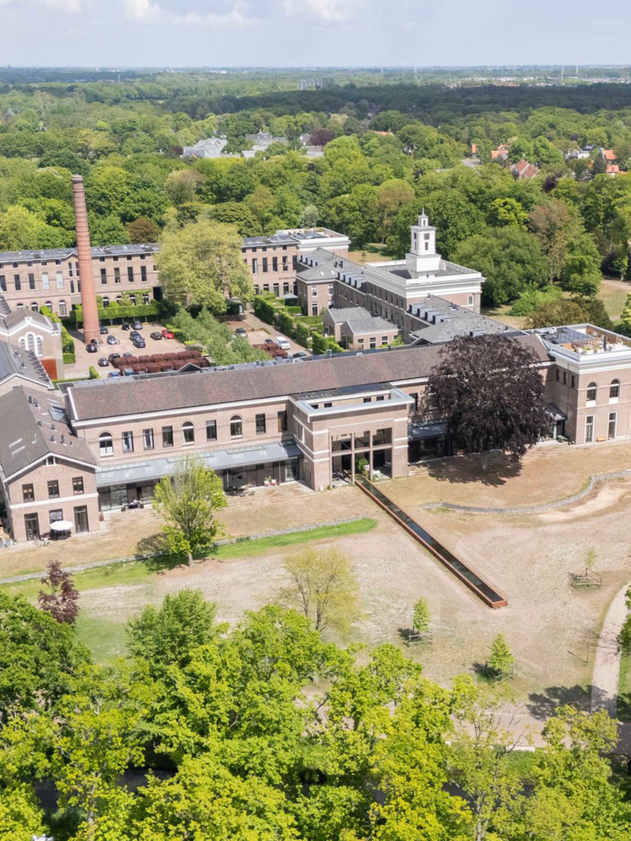 familiehuis voormalig psychiatrisch ziekenhuis bloemendaal