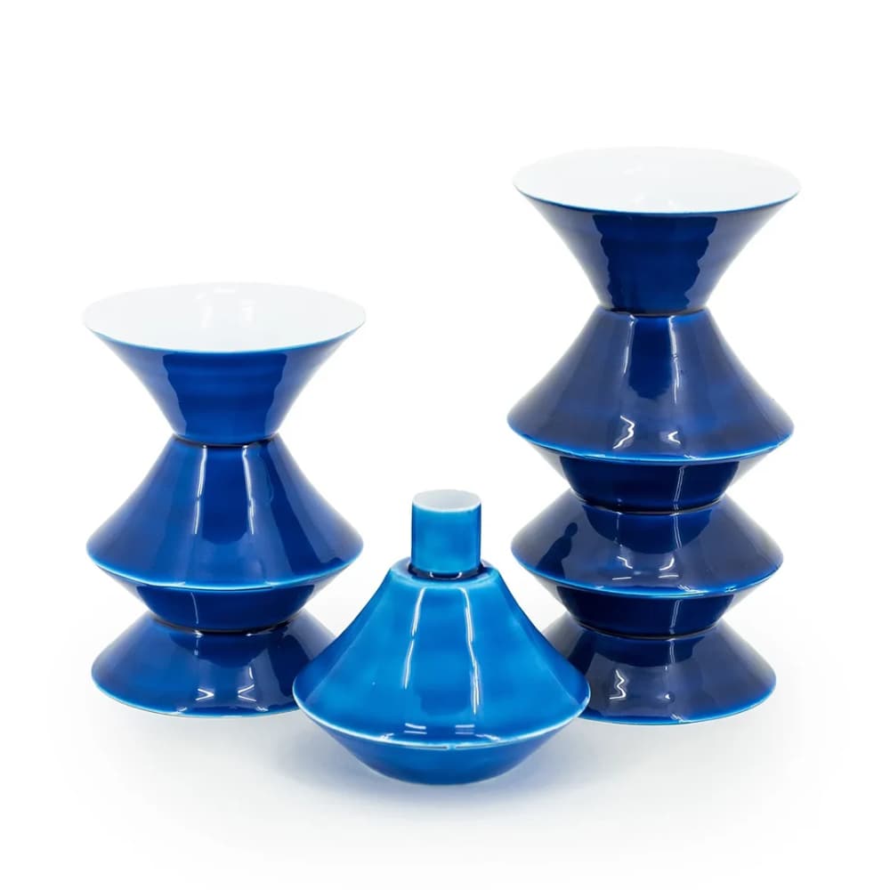 FurniLux Kaarsenhouder set van 3 yack, blauw, metaal, 10x10x19 cm, €39,95. (shop.vtwonen.nl) FurniLux