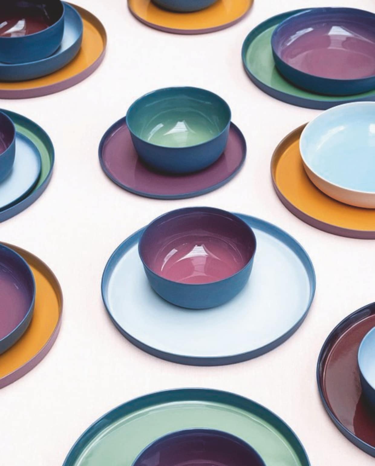 Serviesset Lime, Noon and Magnolia, of Midnight, Berry and Marigold € 323,- graceofglaze.com