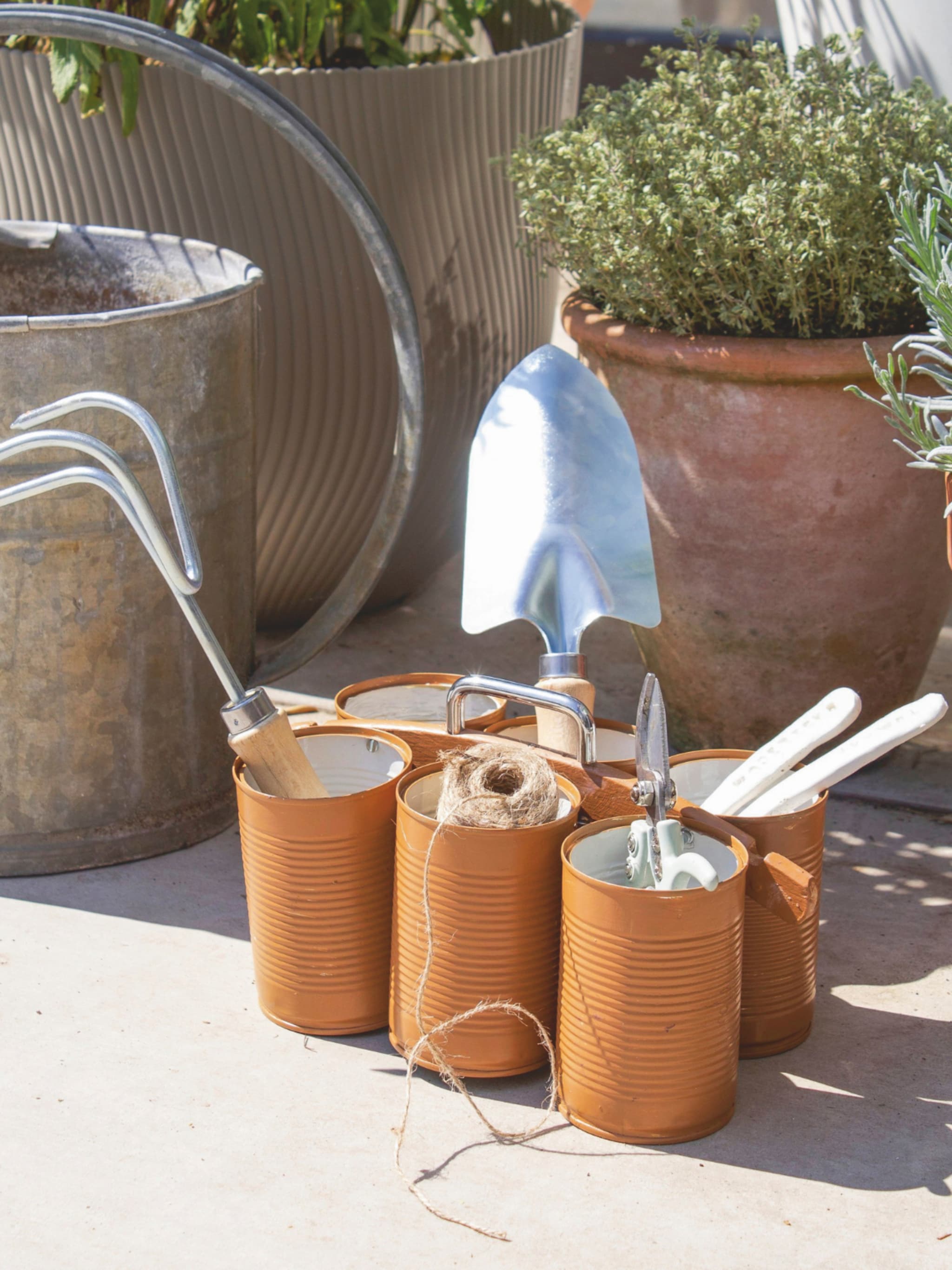 diy tuintoppers zo maak je zelf een tuingereedschap organizer
