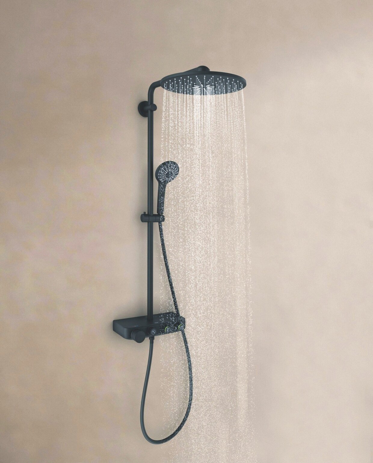 Een douche die snapt wat je wilt, dat is handig. Met de speciale bediening van Euphoria SmartControl 310 stel je eenvoudig straaltypeen watervolume in. De draaibare hoofddouche biedt twee unieke stralen: de rustgevende PureRain en krachtige ActiveRain. grohe.nl Stijlvol wonen 05-2025 | dossier badkamers