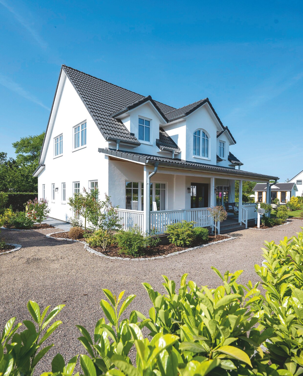 Het Amerikaanse countryhuis van de familie Wollnik staat in het dorp Schwanewede, in de buurt van Bremen. vtwonen landelijk 6-2025 | styling Susanne Helmold | fotografie Markus Hertrich