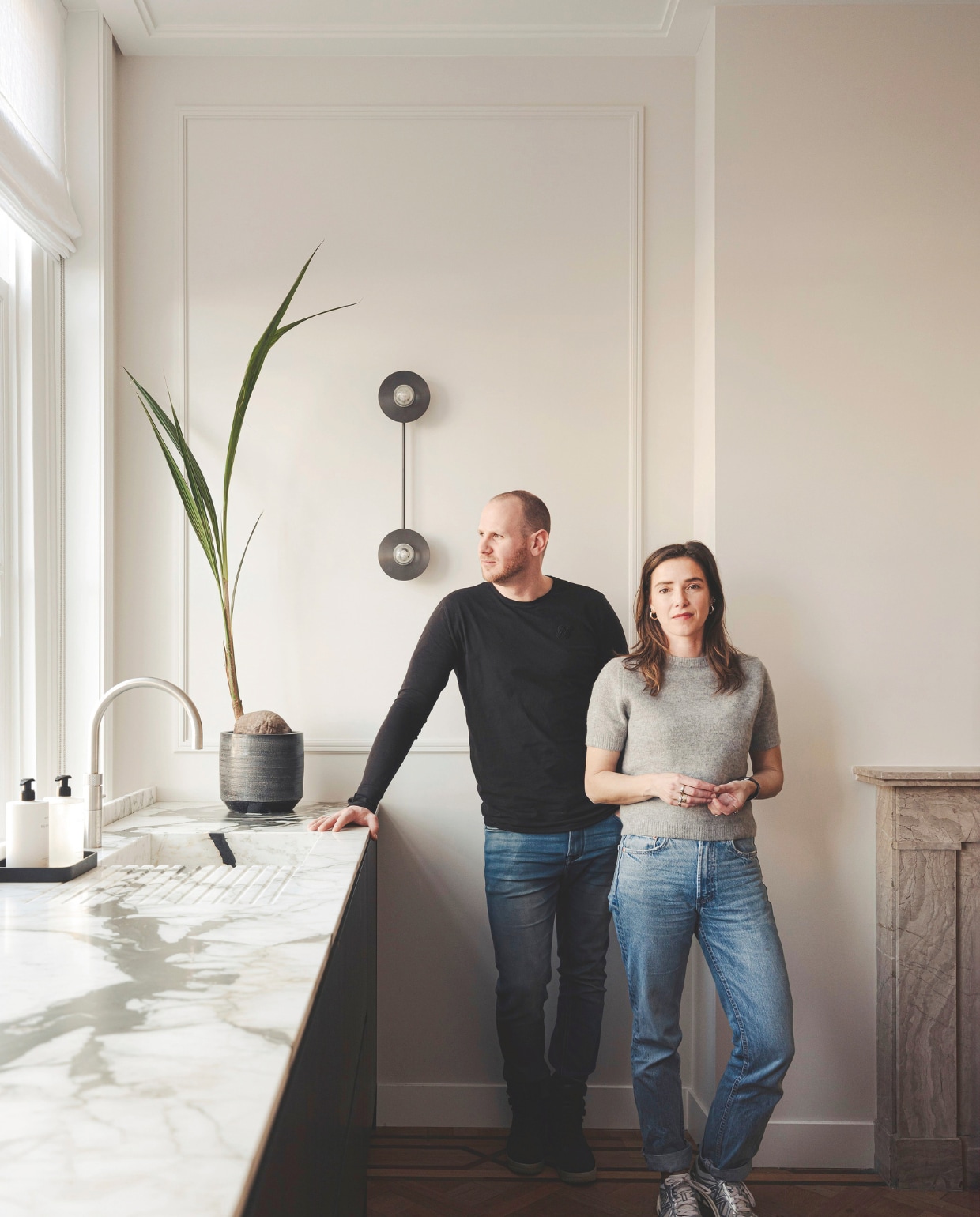 Interieurontwerper Anniek de Pont van Kiek Concepts en architect Sebastiaan van Maanen  vtwonen 06-2025 | styling Anniek de Pont en Sebastiaan van Maanen | fotografie Mart Goossens