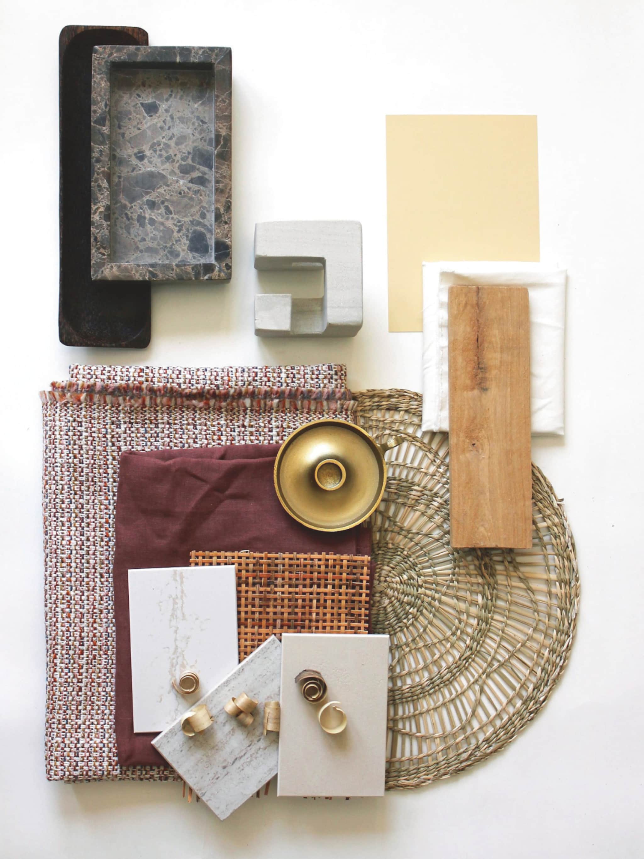 werelds landelijk moodboard vol terracotta tinten en warm natuursteen