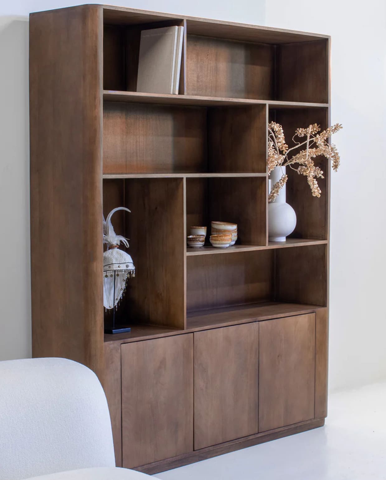 Shop via shop.vtwonen.nl: Giga Meubel wandkast Finn, mangohout , donkerbruin, 180x45x220 cm (bxdxh) € 1509,-.  Giga Meubel
