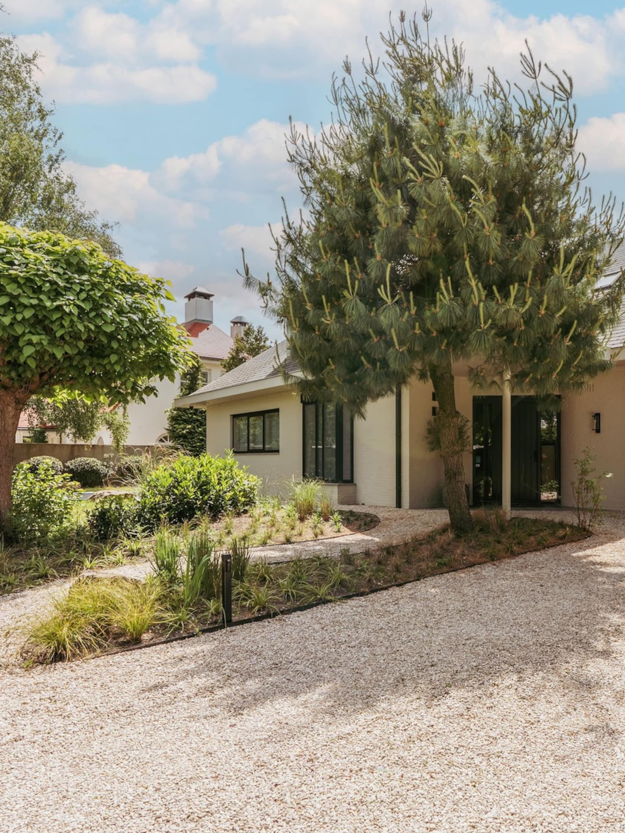 gespot japandi designvilla met blikvangers om zen van te worden