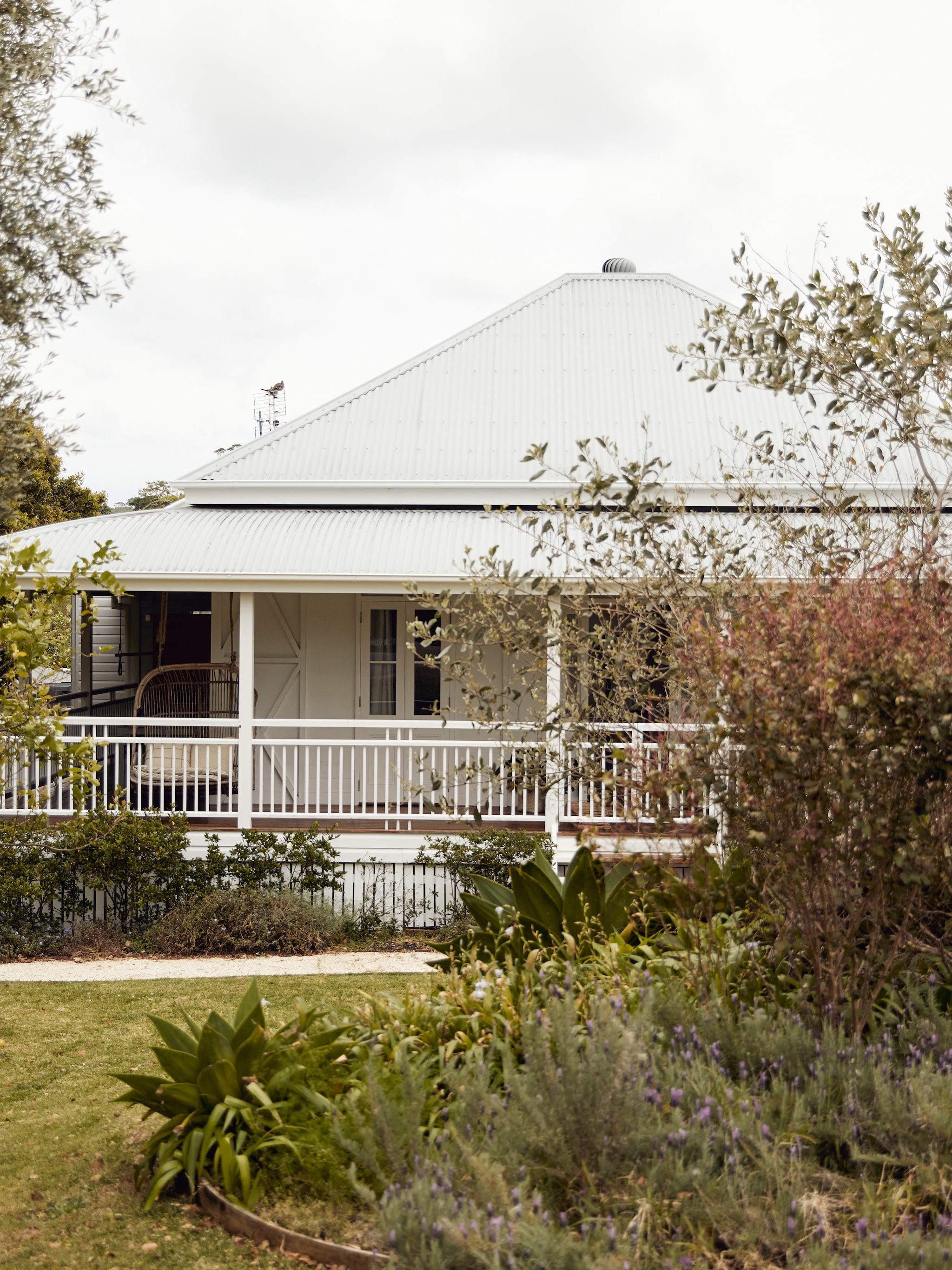 binnenkijken oude cottage naar modern thuis