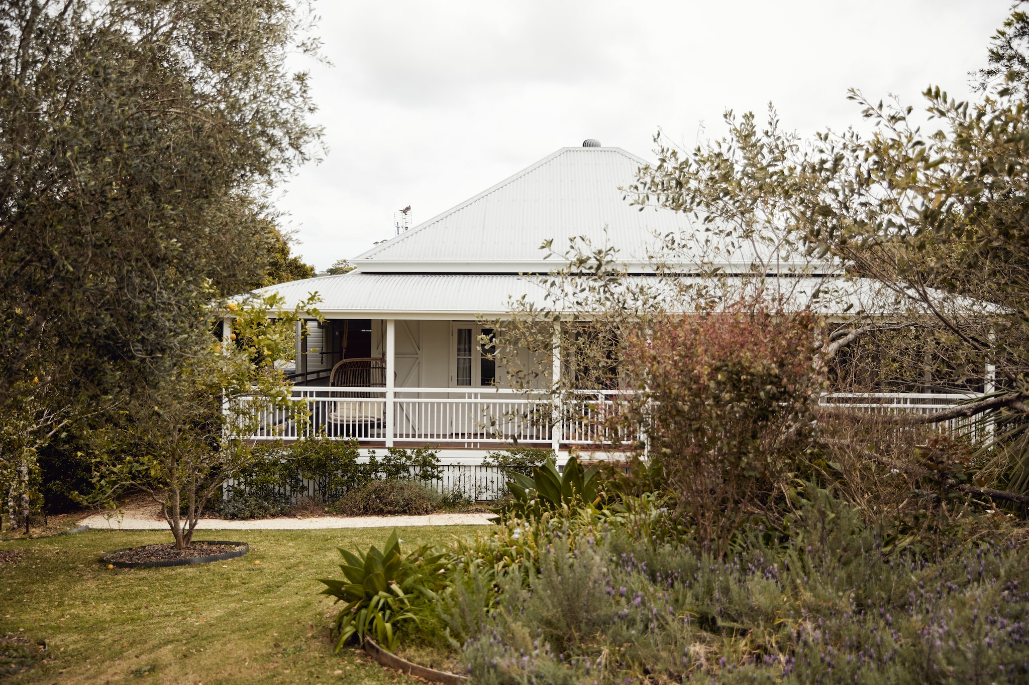 De cottage uit 1880. vtwonen Landelijk 10-2025 | productie Living Inside | styling Natalie Walton  | fotografie Lynden Foss