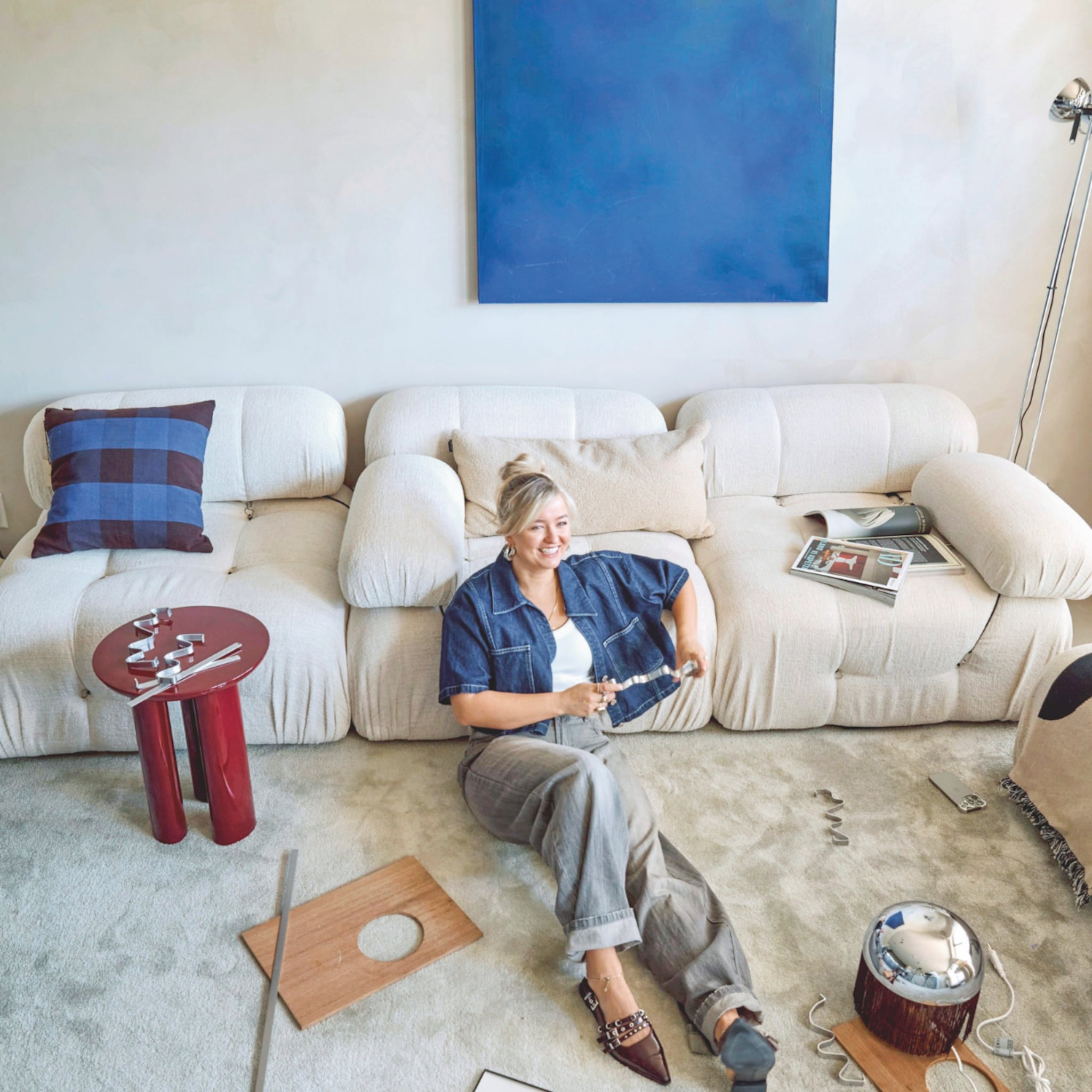 binnenkijken in een mid century modern woning vol slimme diy woonoplossingen