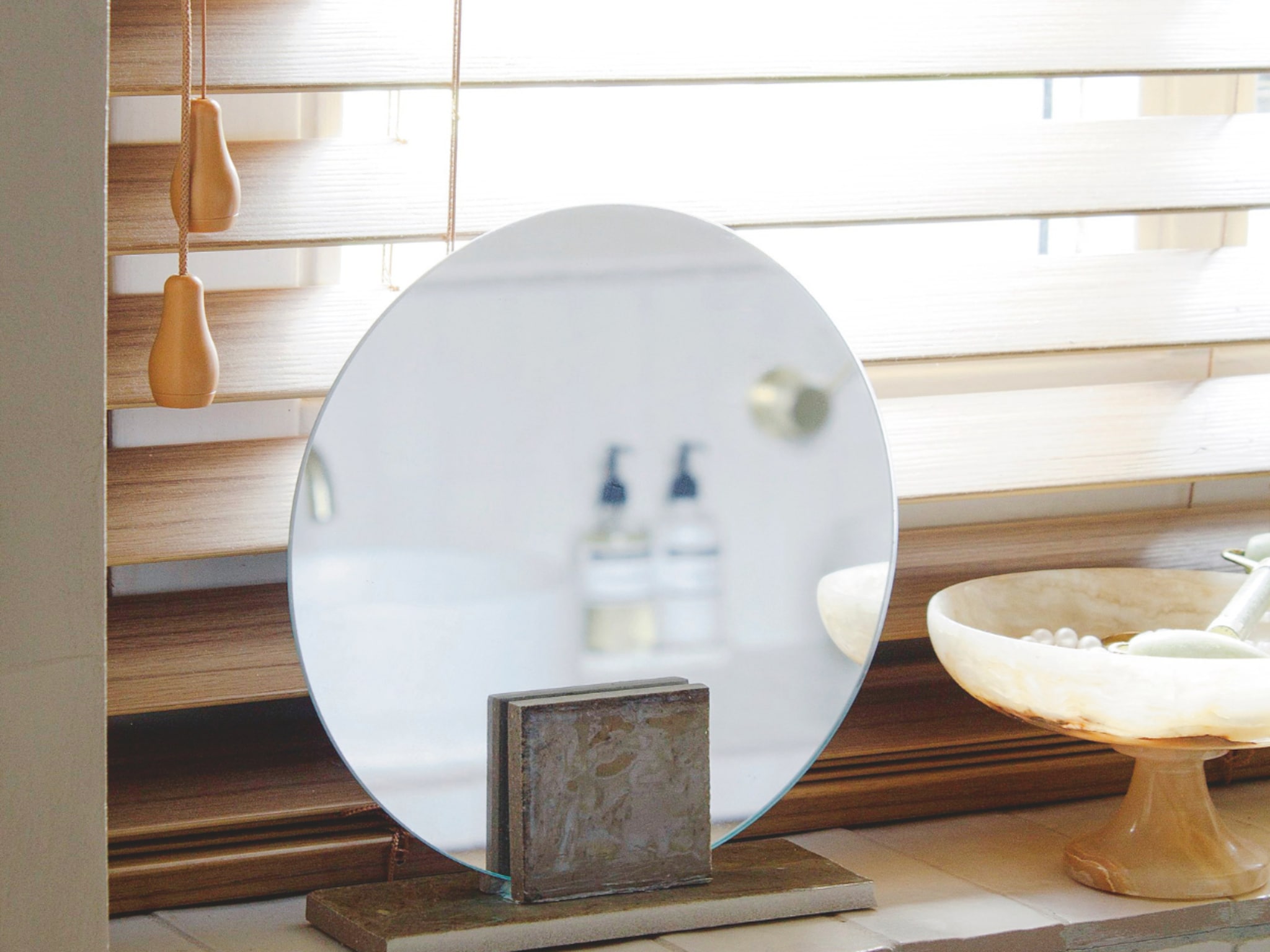 diy spiegeleffect zo maak je zelf een make upspiegel en kunstobject in een