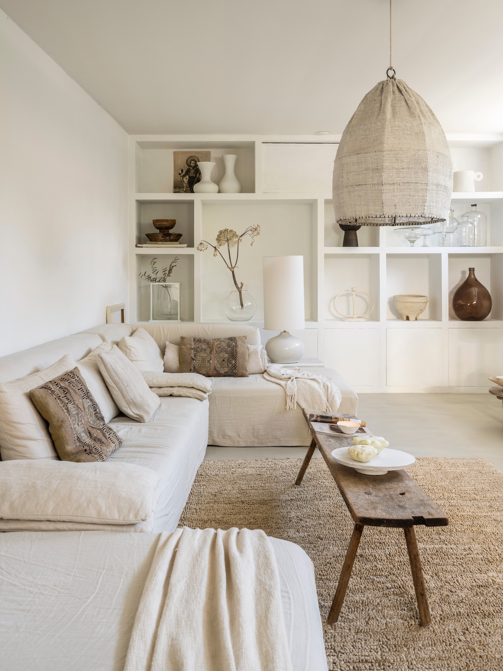 binnenkijken een sereen huis vol brocantevondsten