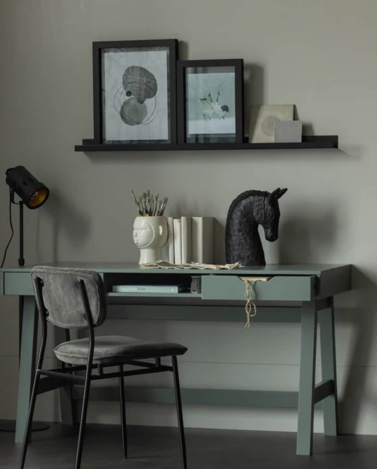 Shop op shop.vtwonen.nl: Woood bureau Nikki, grenen, jadegroen € 299,-. Woood