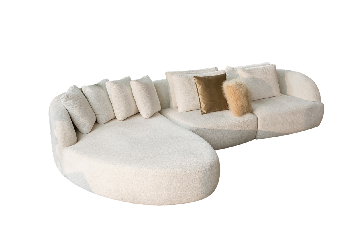 Colijn Interieur bank Medusa, 360x112x86 cm (bxdxh), vanaf € 1275,- (colijninterieur.nl). stijlvol wonen 8-2025 | tekst Lisette Gerbrands