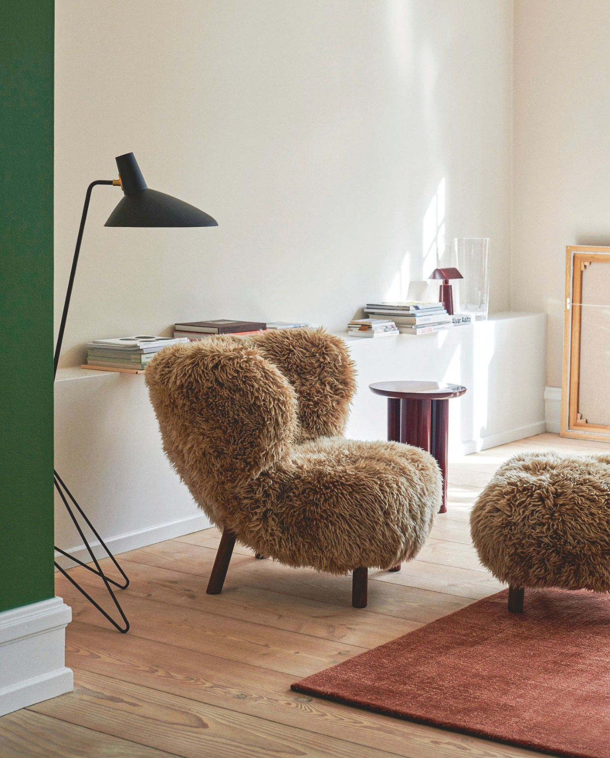 &Tradition fauteuil Little Petra, vacht, ontworpen door Viggo Boesen, 81x83x75 cm (bxdxh), prijs op aanvraag (andtradition.com). stijlvol wonen 8-2025 | tekst Lisette Gerbrands