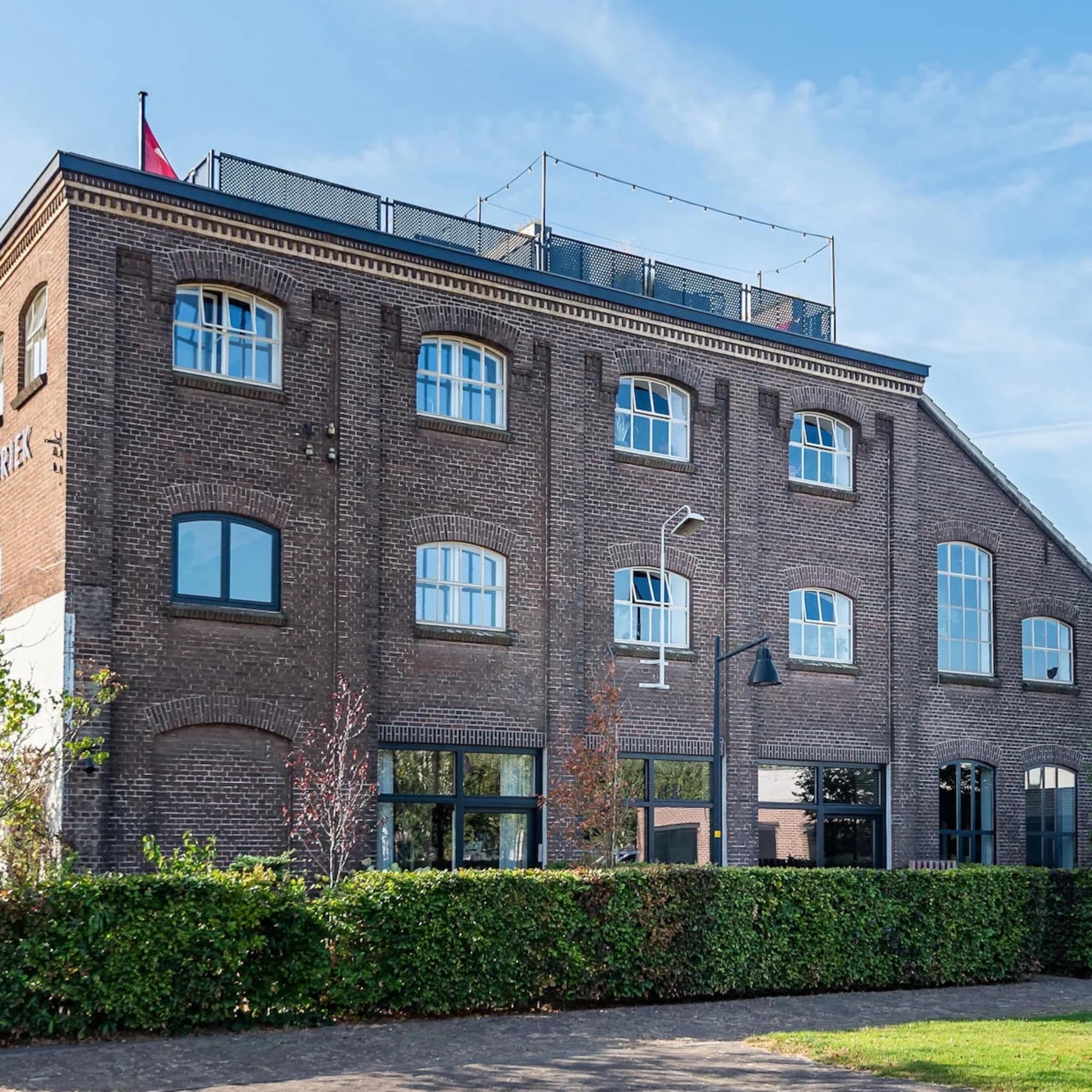 monumentale loftwoning industrieel interieur vol creativiteit